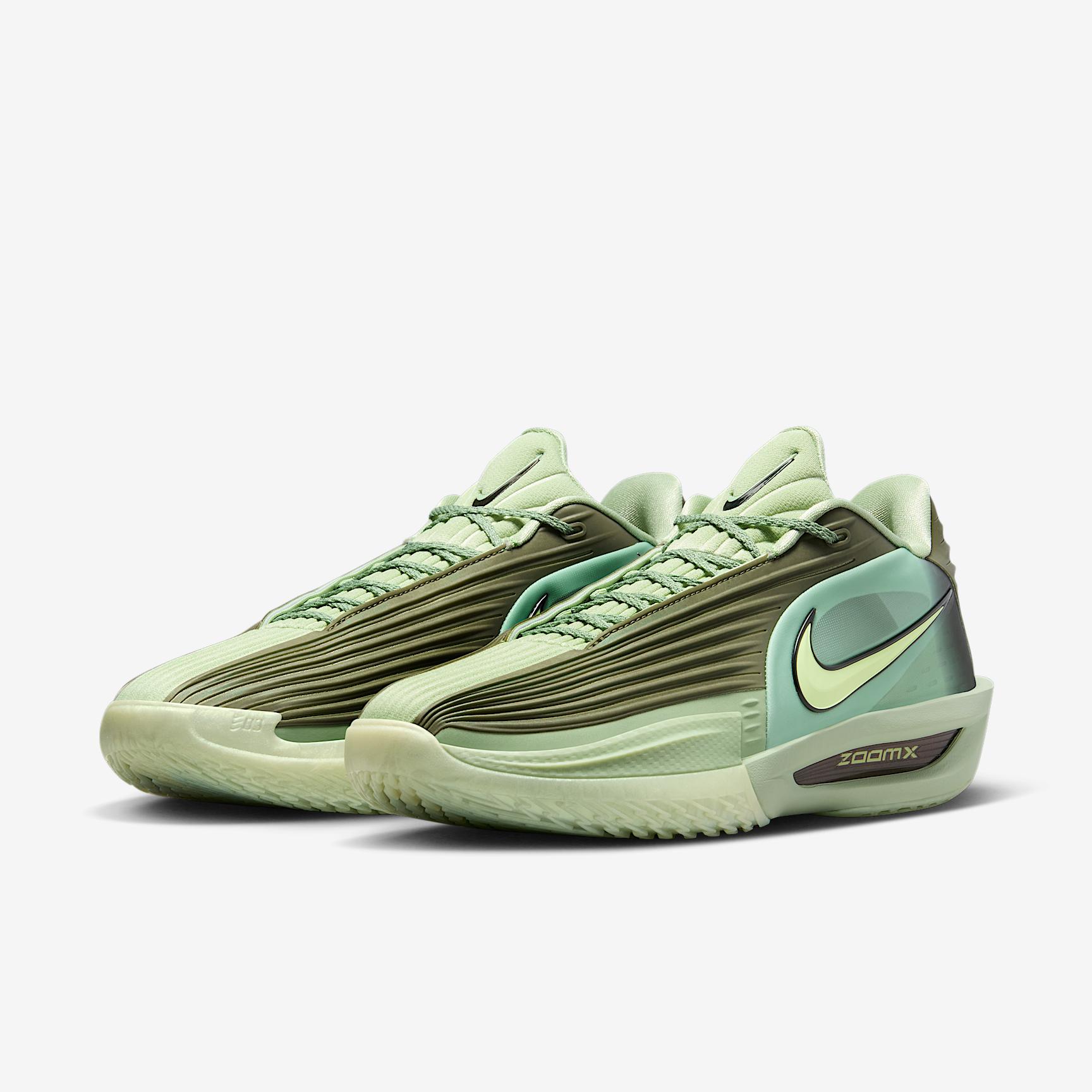 Nike Men's G.T. Cut 3 Turbo Basketball Shoes Product Image