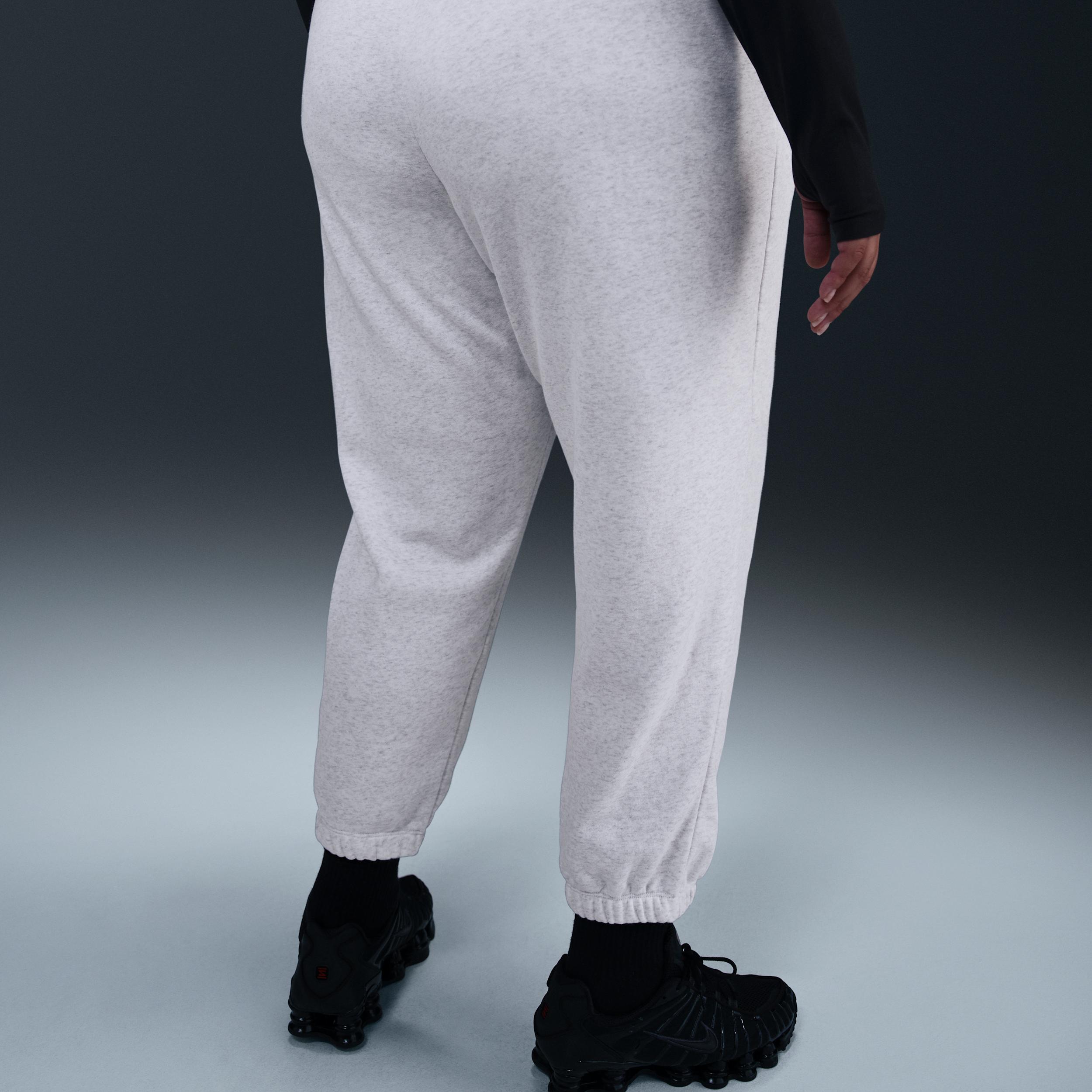 Women's Nike Sportswear Club Fleece Mid-Rise Oversized Sweatpants (Plus Size) Product Image
