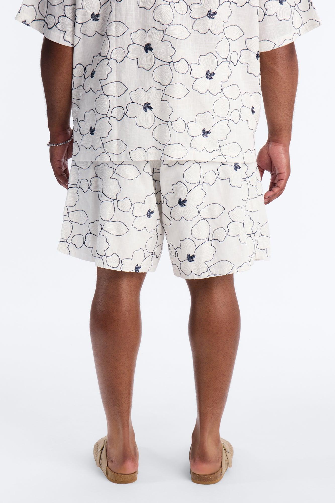 Relaxed Sand Blossom Short - White/combo Male Product Image