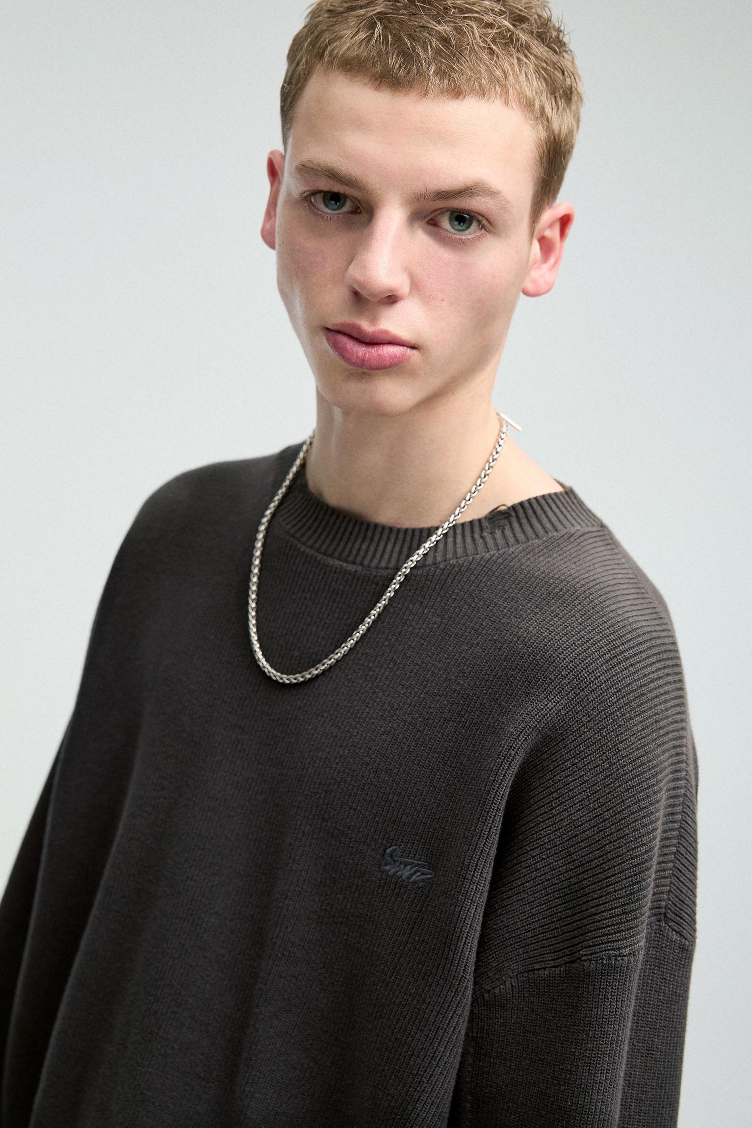 Ripped STWD sweater Product Image