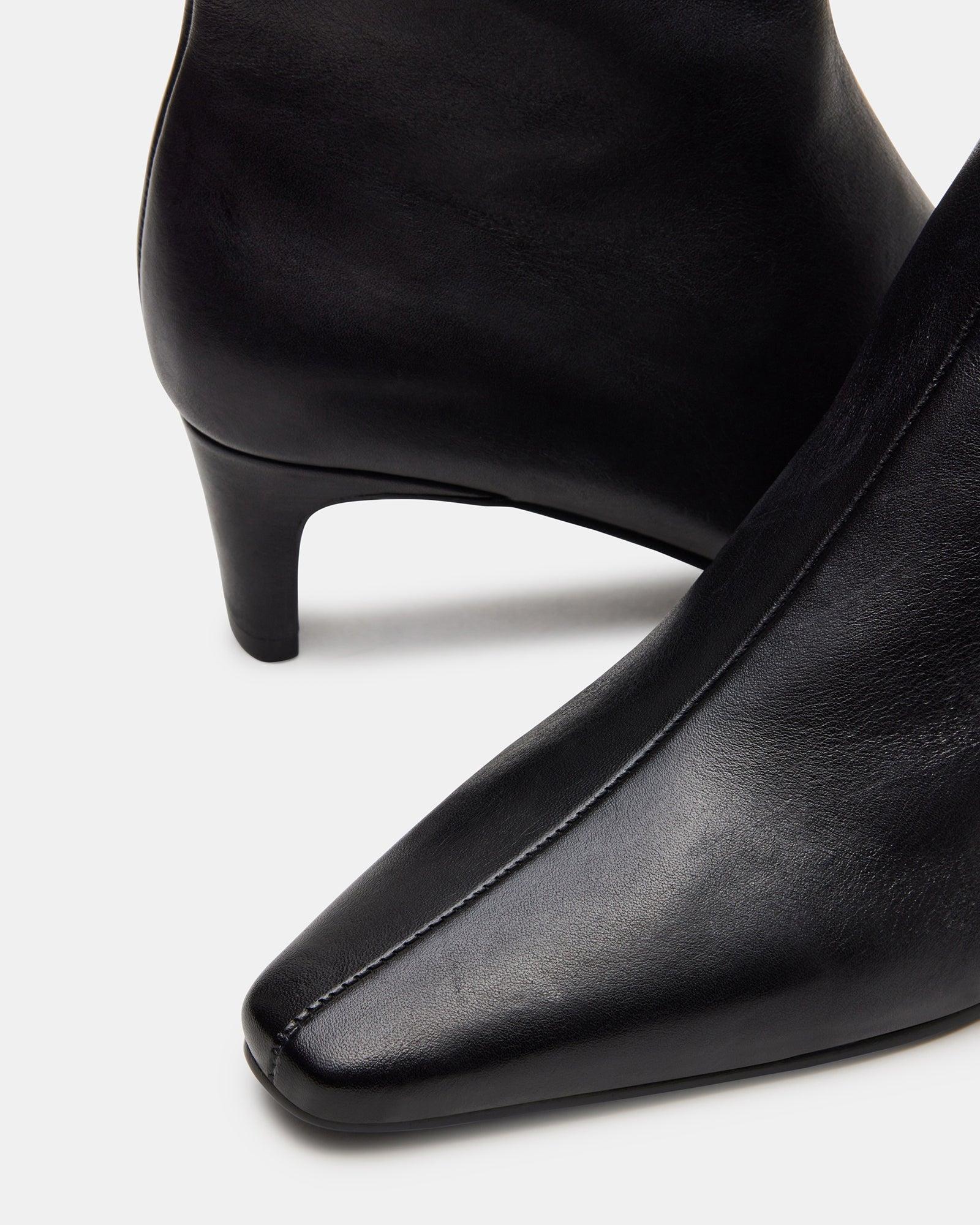 DELVIE WHITE MULTI Female Product Image