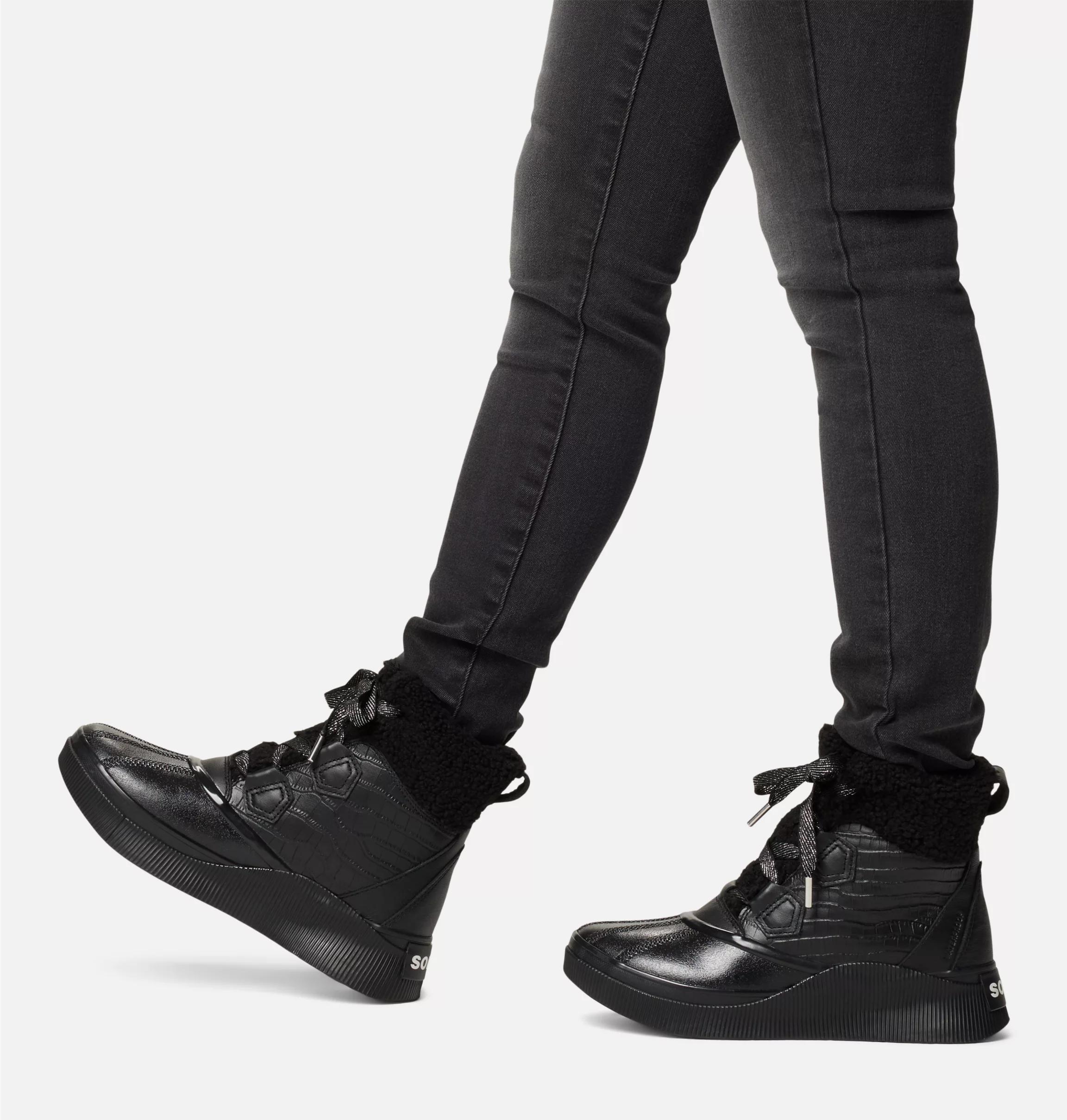 OUT N ABOUT™ IV Chillz Lux Women's Waterproof Boot Product Image