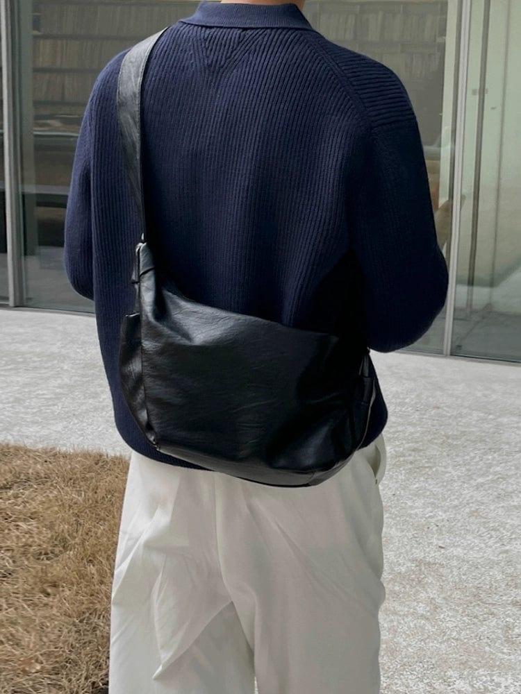 BLACK LEATHER SHOULDER BAG Product Image