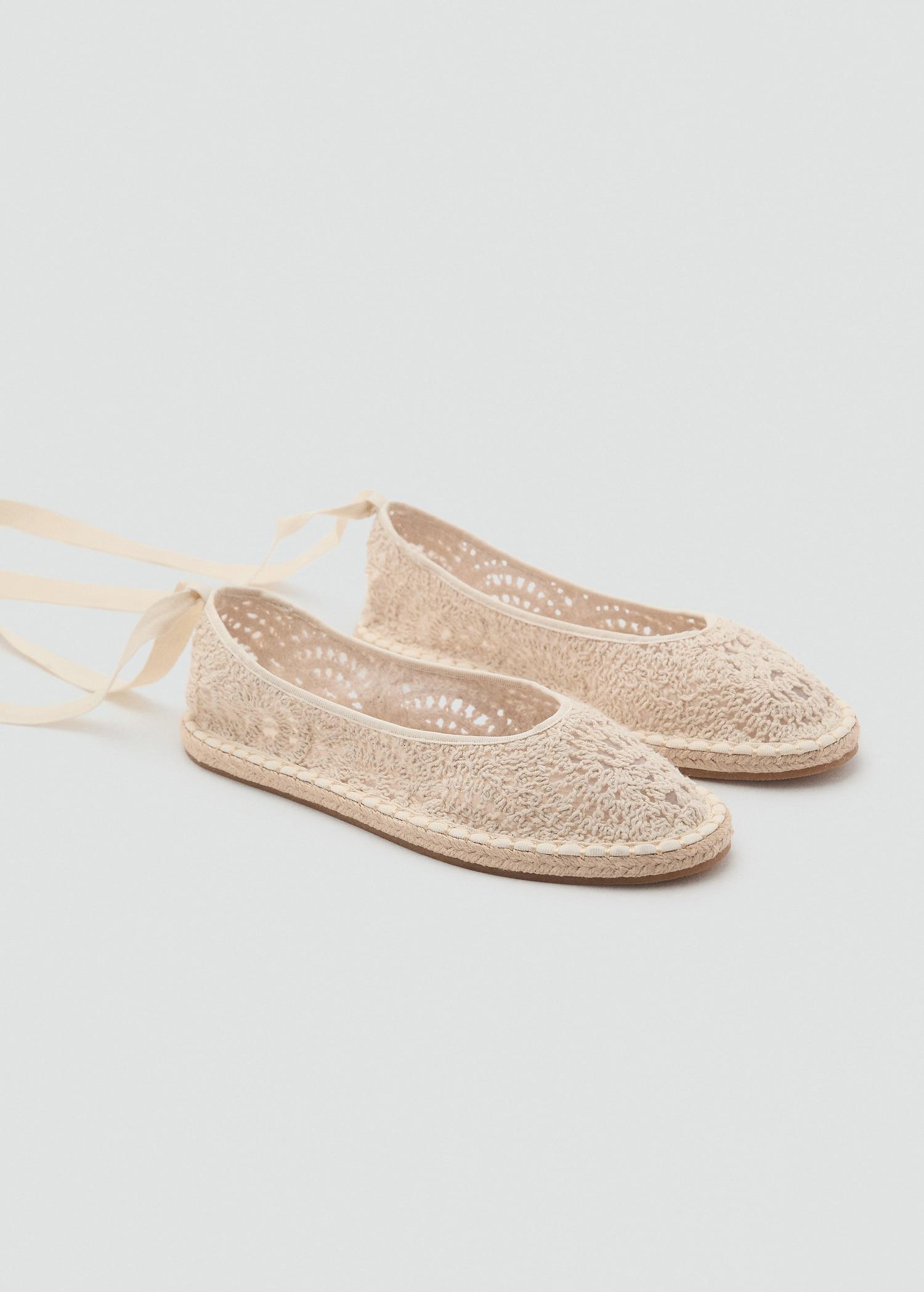 Crochet ballet flats - Women | MANGO USA Product Image