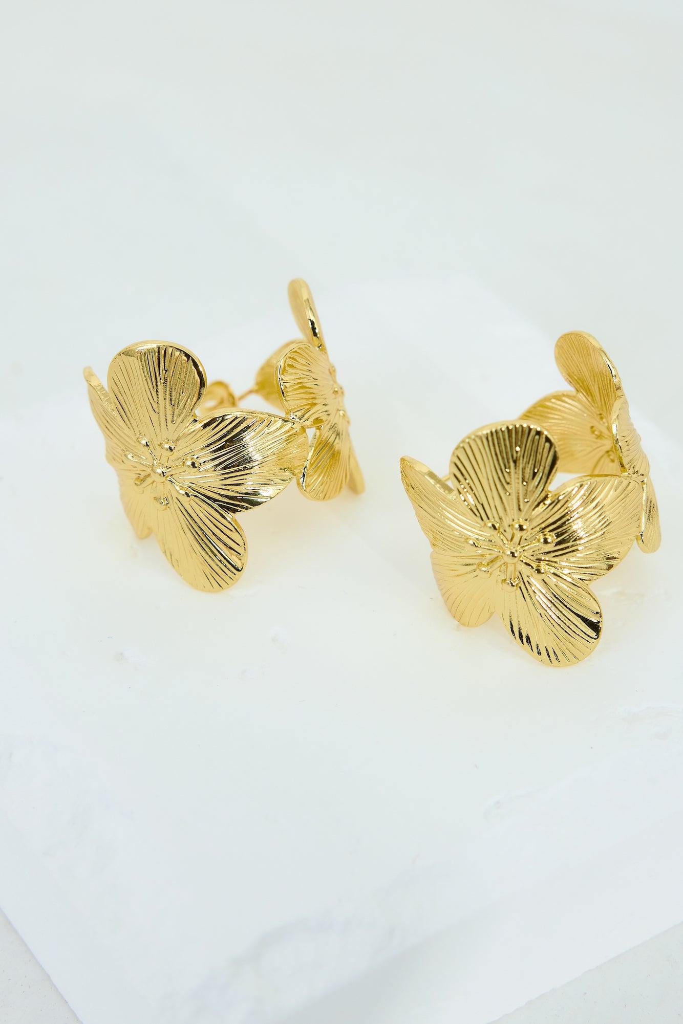 Petal Kisses Earrings Gold Product Image