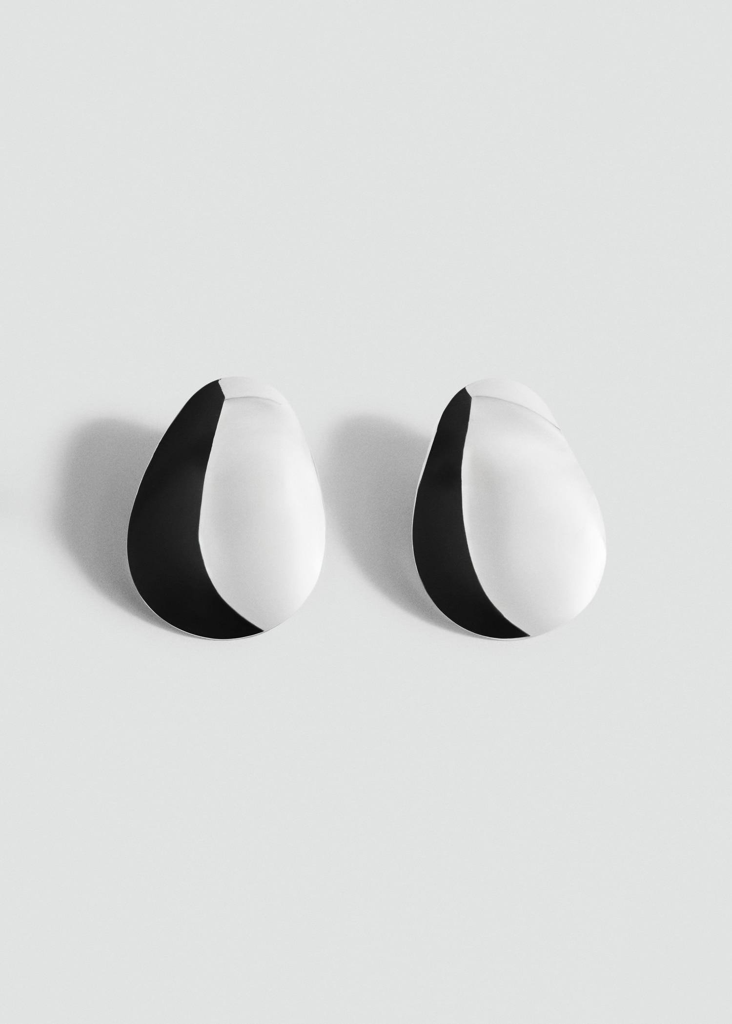 Maxi oval design earrings - Women | MANGO USA Product Image
