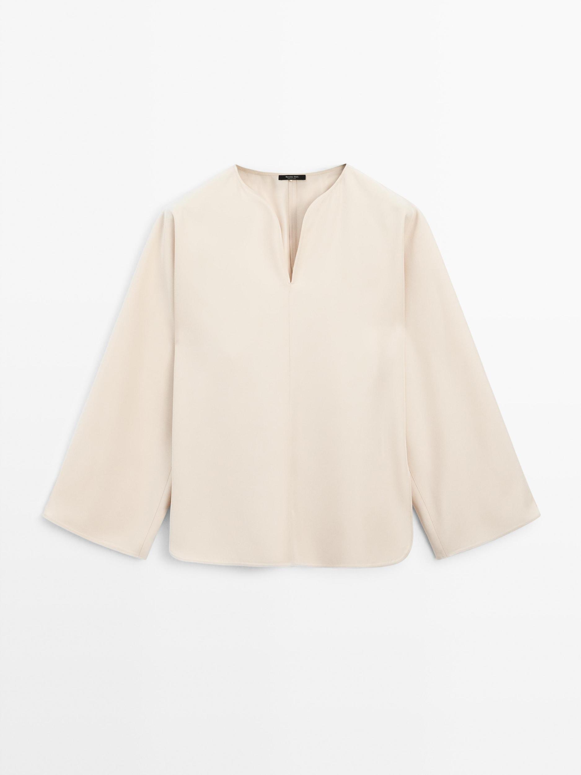 Flowing blouse with slit details Product Image