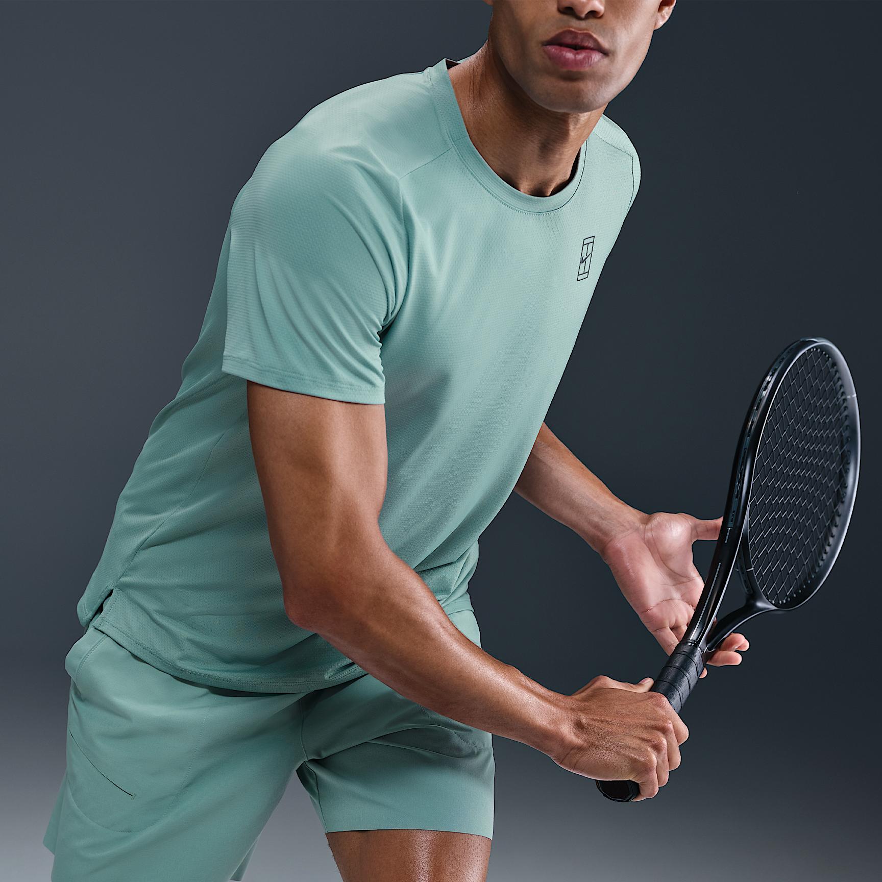 NikeCourt Advantage Men's Dri-FIT Tennis Top Product Image