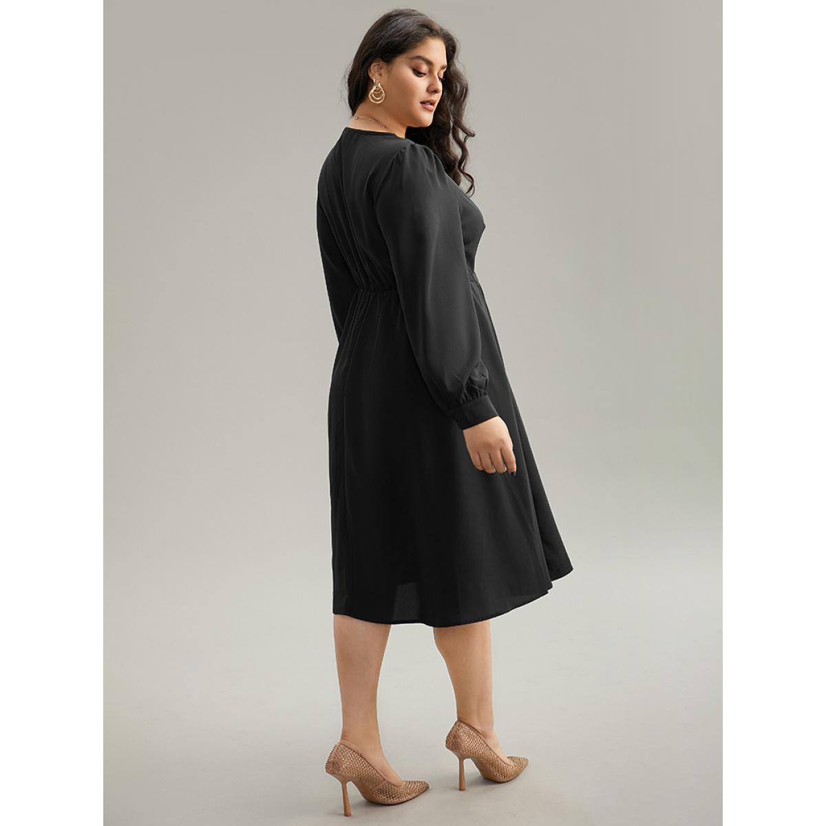 Plus Size Static-Free Plain Pleated Pocket Dress Black Women Elegant Plain Round Neck Long Sleeve Curvy Midi Dress BloomChic 22-24/3X Product Image
