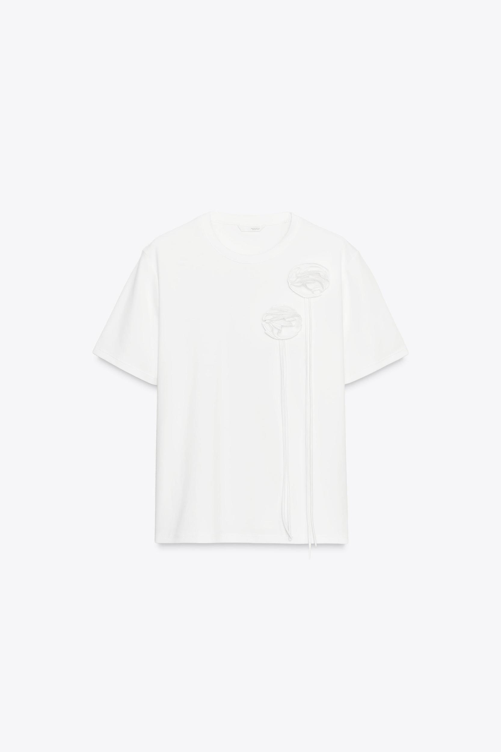 VOLUMINOUS FLORAL T-SHIRT Product Image