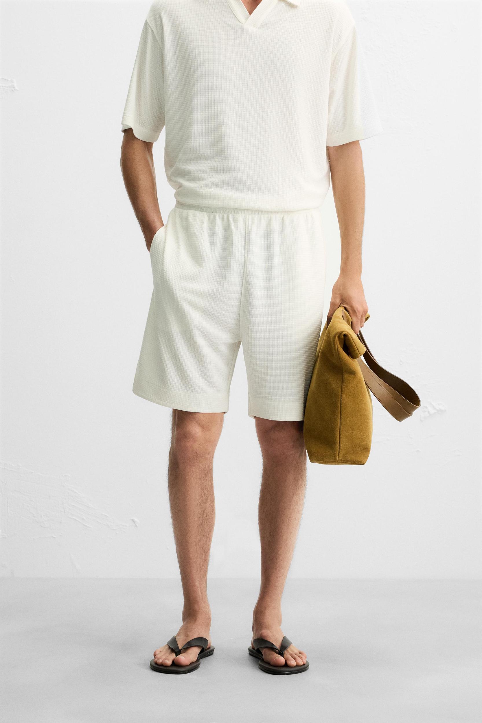 CHECKERED TEXTURED SHORTS Product Image