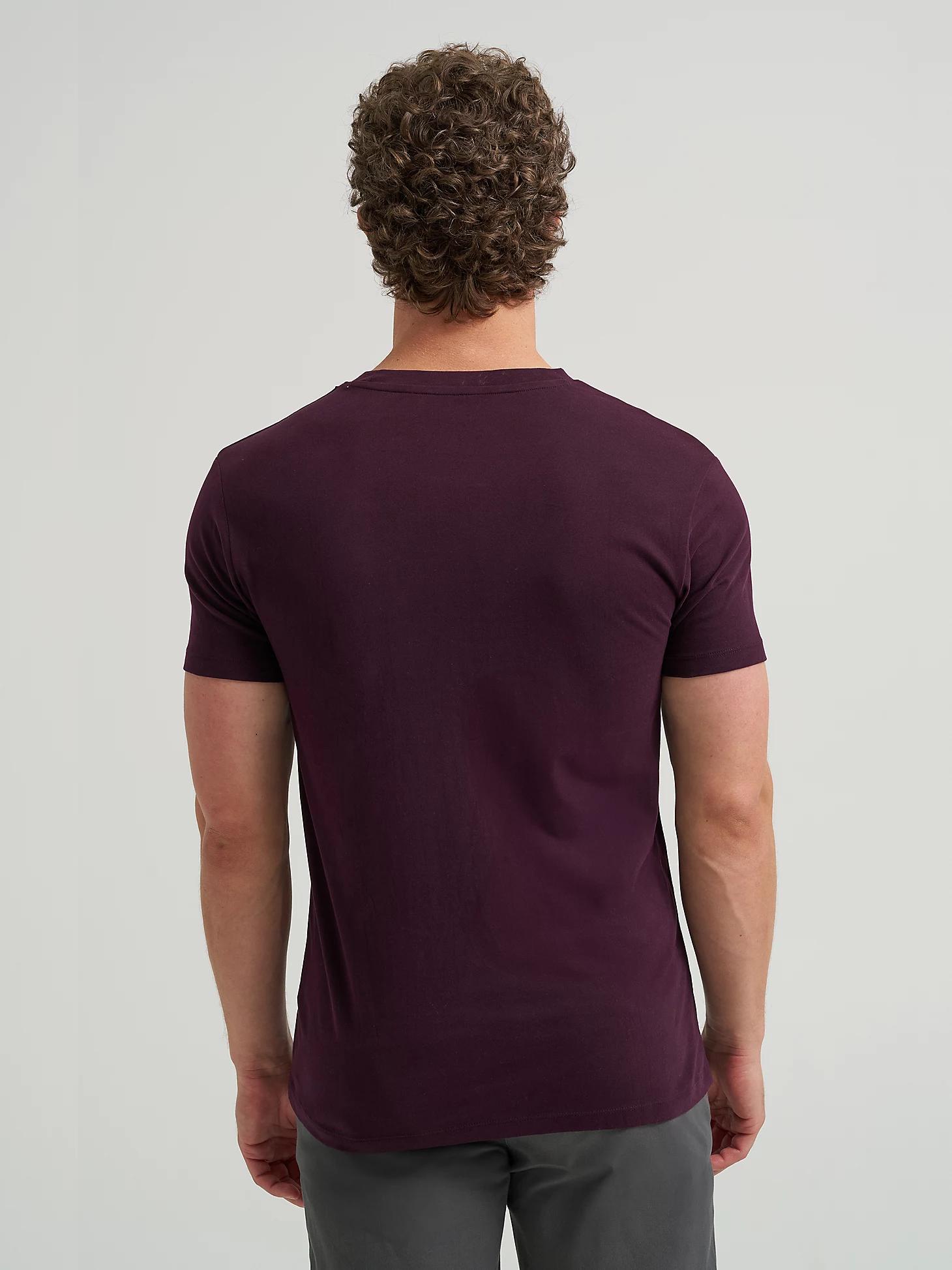Men's Slim Fit Lightweight Pocket Tee | Men's Tops & Tees | Lee® Product Image