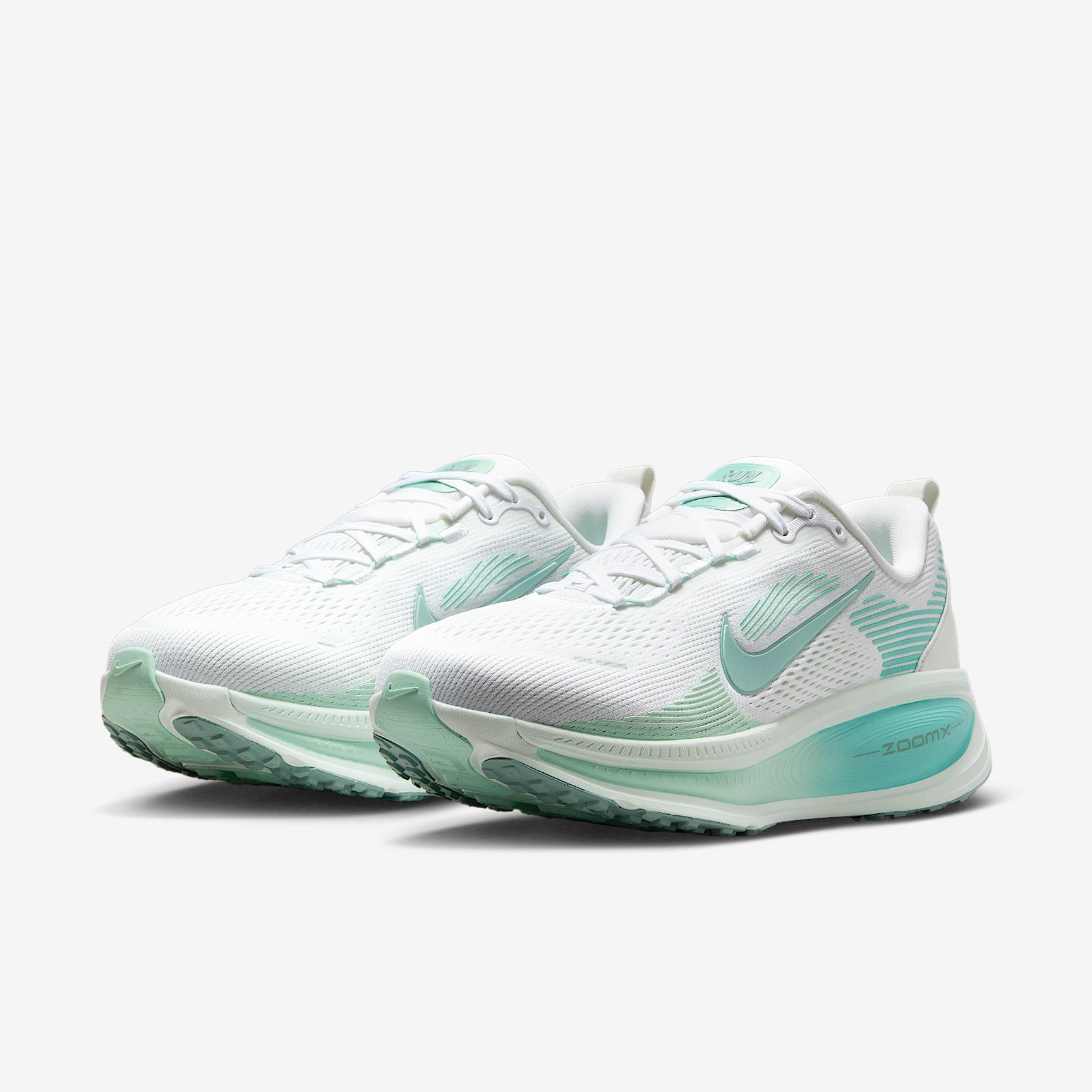 Nike Women's Vomero 18 Road Running Shoes (Extra Wide) Product Image