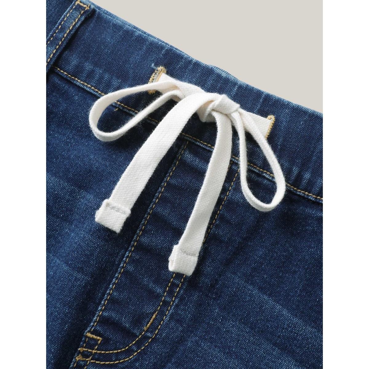 Plus Size Pull-On Relaxed Fit Denim Shorts Women Denimindigo Medium stretch Casual Slanted pocket Leisure Denim Shorts BloomChic 16/1X Product Image