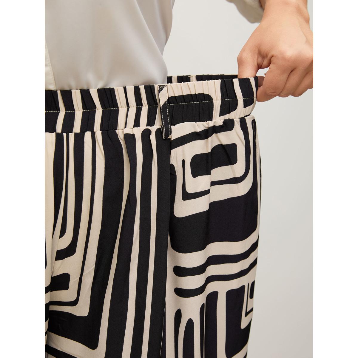 Plus Size Geometric Print Wide-Leg Belted Pants Women Black Loose Mid Rise Work Pants BloomChic 14-16/1X Product Image