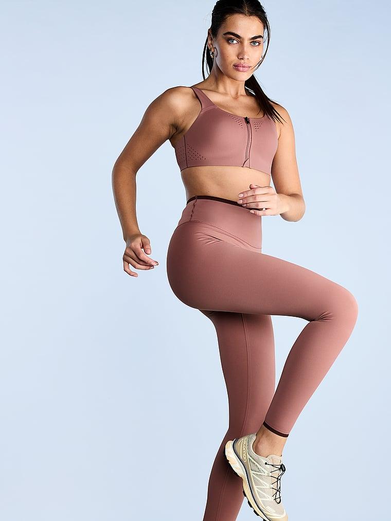 Featherweight Max™ Front-Close Sports Bra Product Image