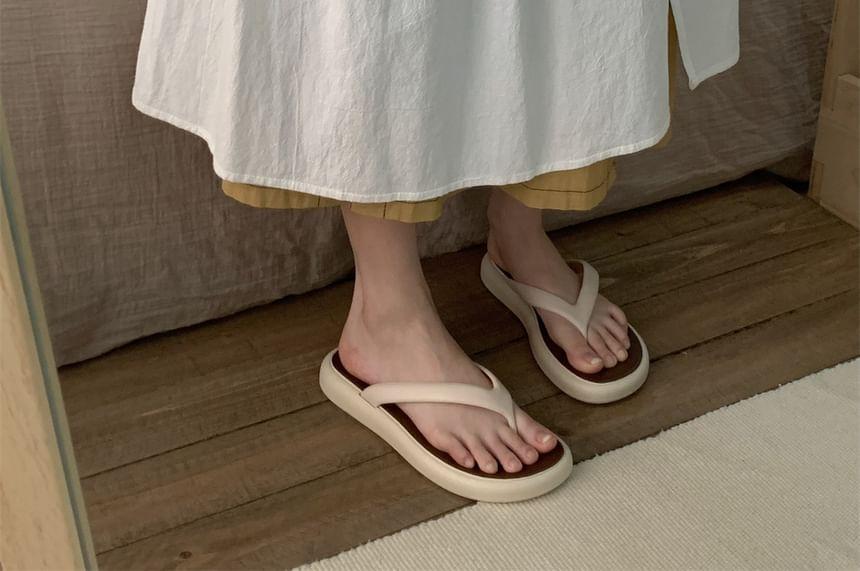 Two Tone Flip-Flops Product Image