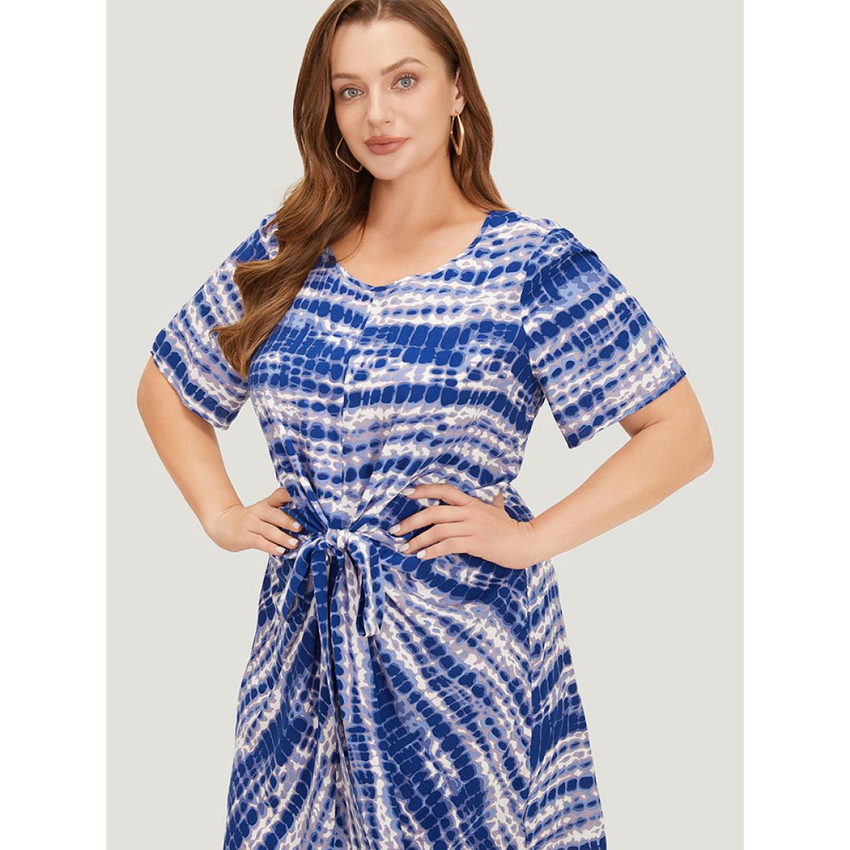 Plus Size Tie Dye Pocket Twist Front Curved Hem Dress Indigo Women Vacation Gathered Round Neck Short sleeve Curvy Knee Dress BloomChic 28/5X Product Image
