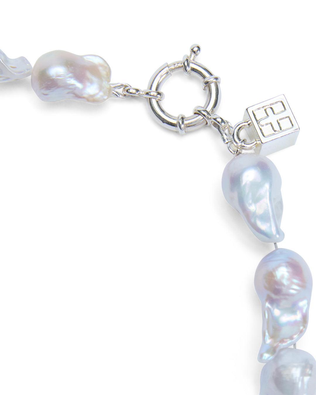 BAROQUE PEARL CHOKER Female Product Image