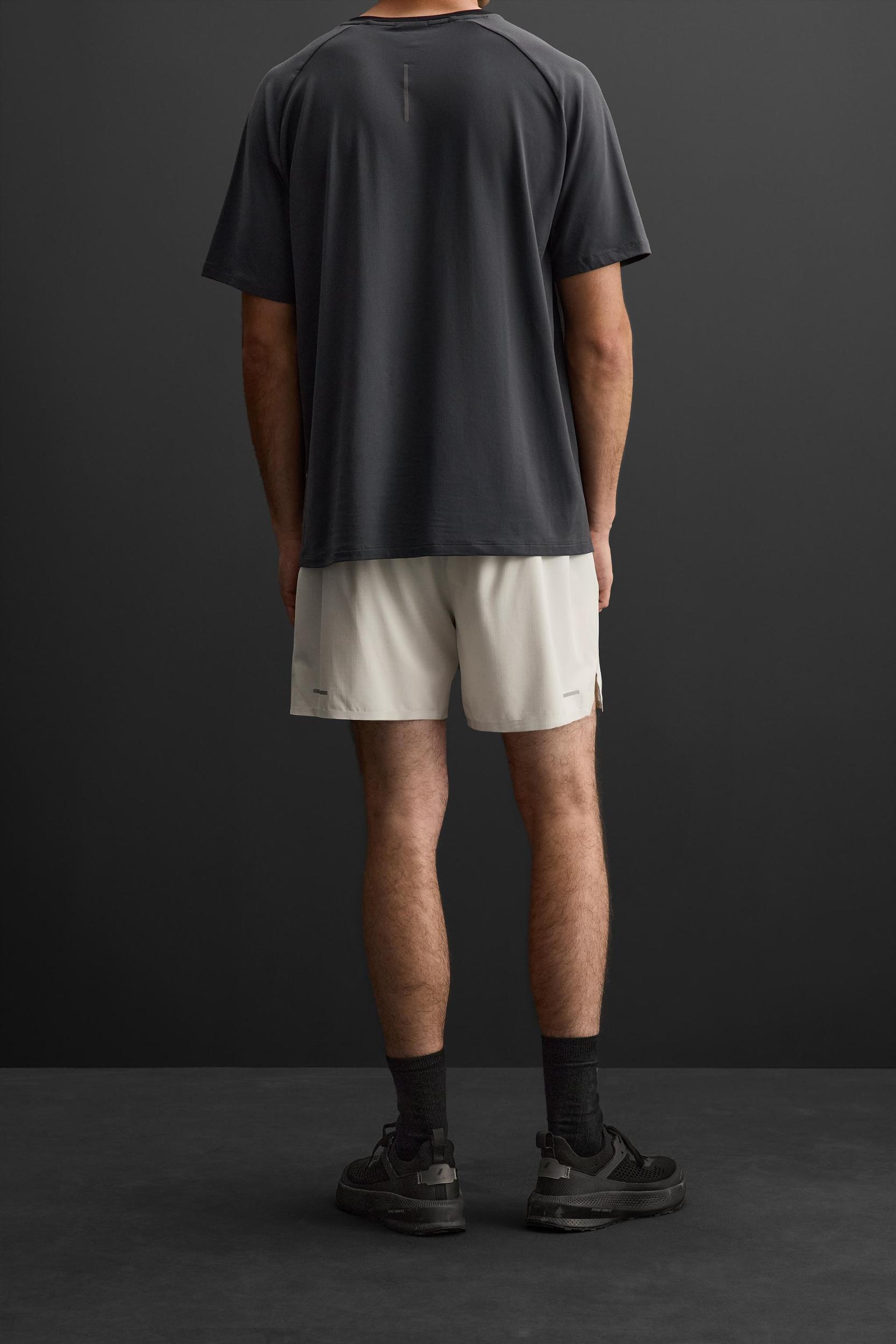 TEXTURED RUNNING SHORTS Product Image
