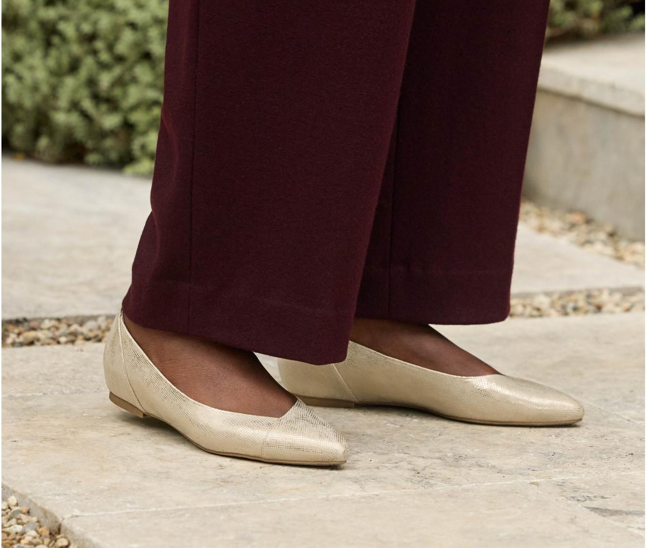Women's LifeStride Promise Flats Product Image