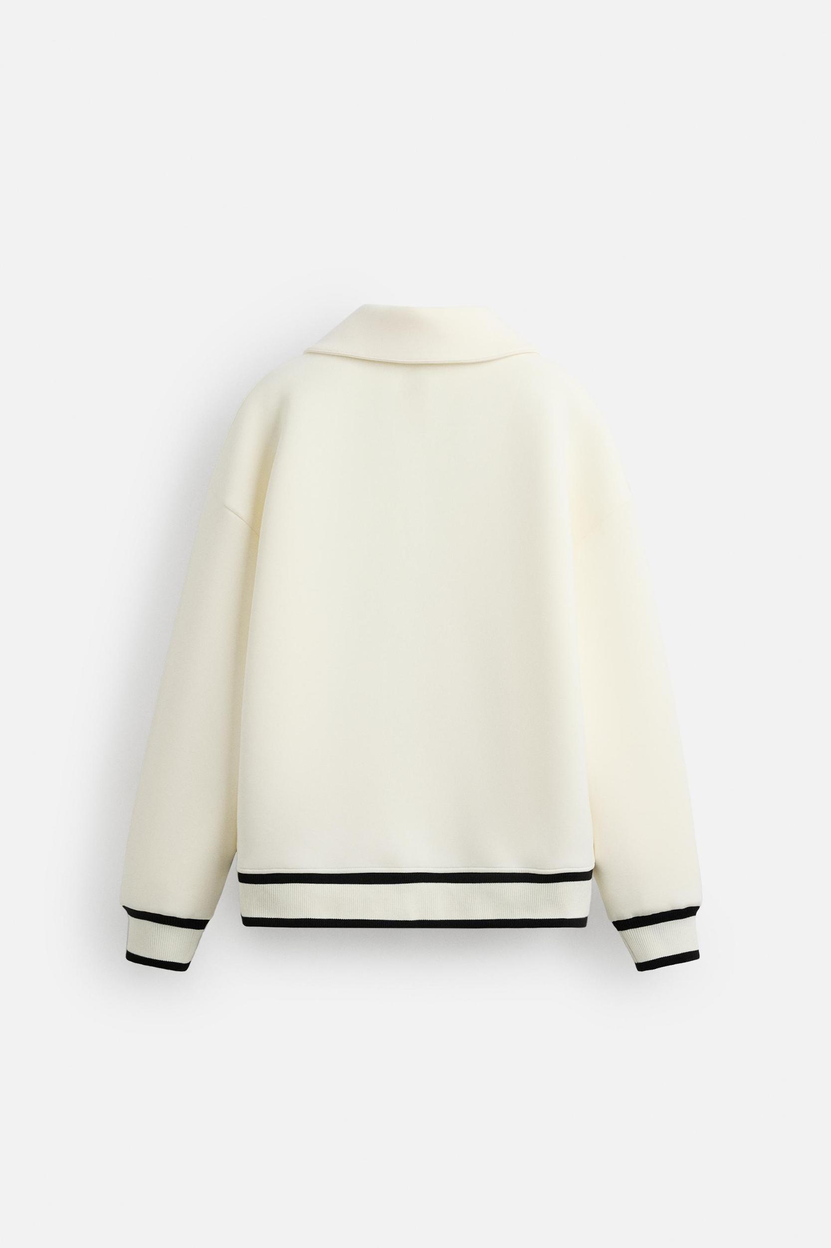 QUARTER ZIP SWEATSHIRT Product Image