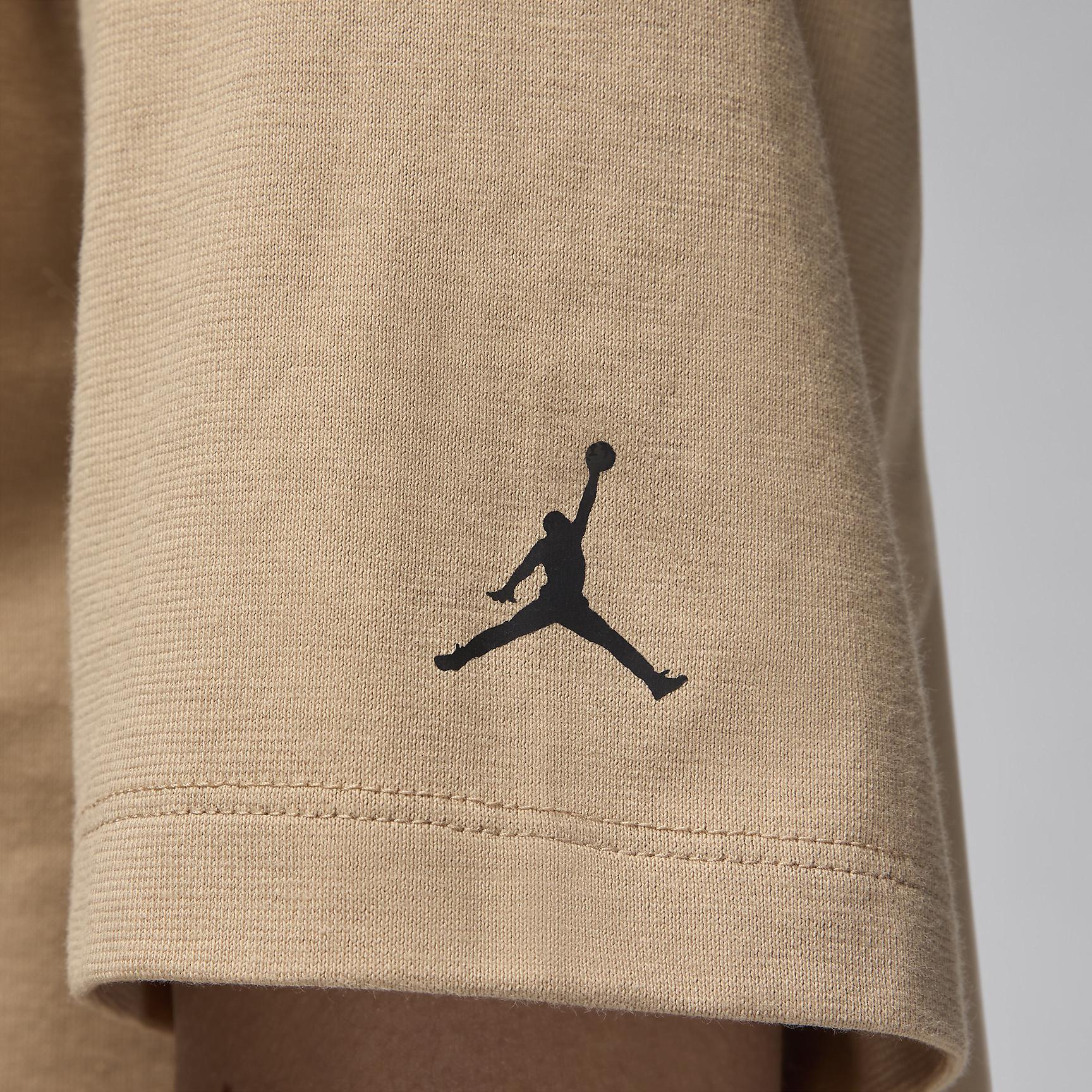 Jordan Flight Heritage Women's Graphic T-Shirt Product Image