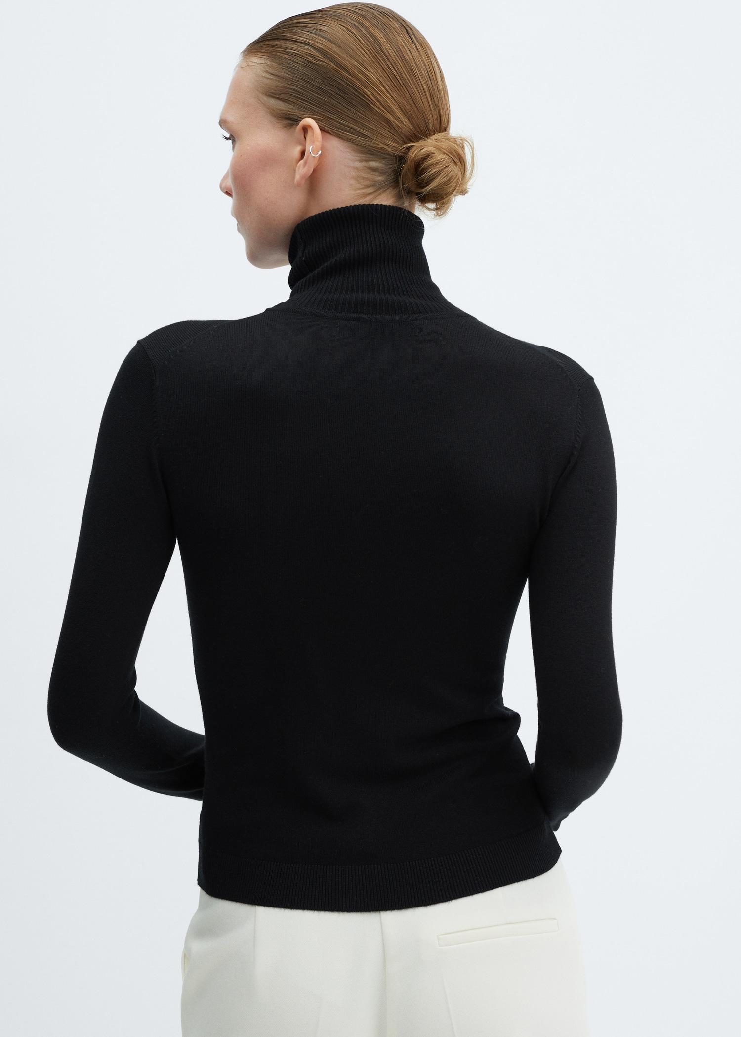 Fine-knit turtleneck sweater - Women | MANGO USA Product Image