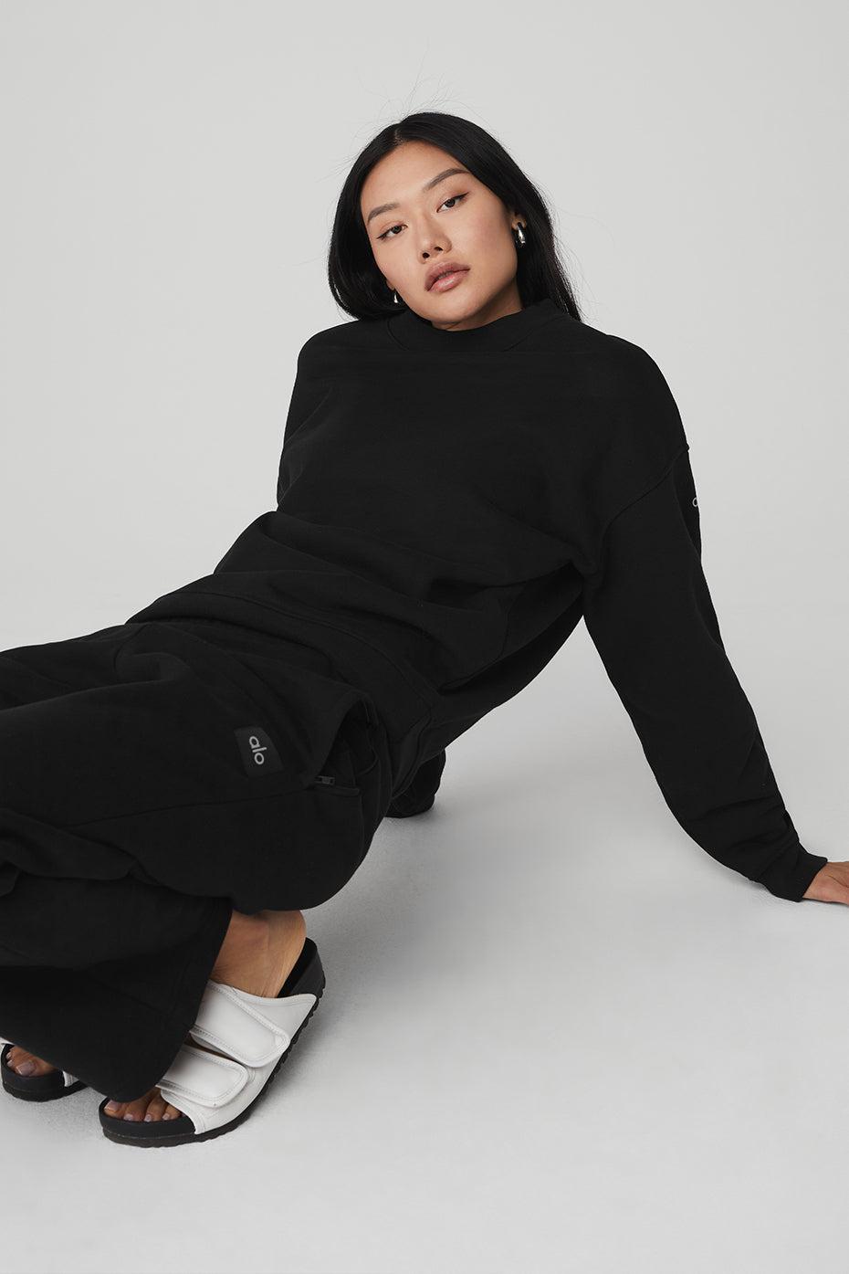 Renown Heavy Weight Crew Neck Pullover - Black Female Product Image