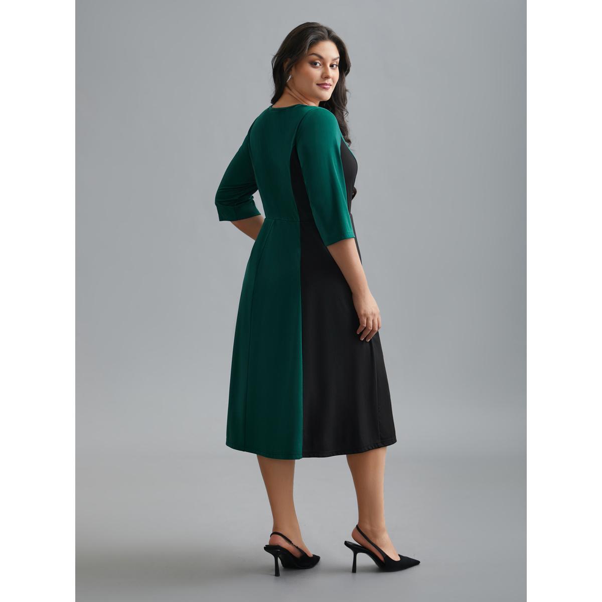 Plus Size Crew Neck Color Contrast Patchwork Dress DarkGreen Women At the Office Contrast Knit Dresses Bloomchic 28/5X Product Image