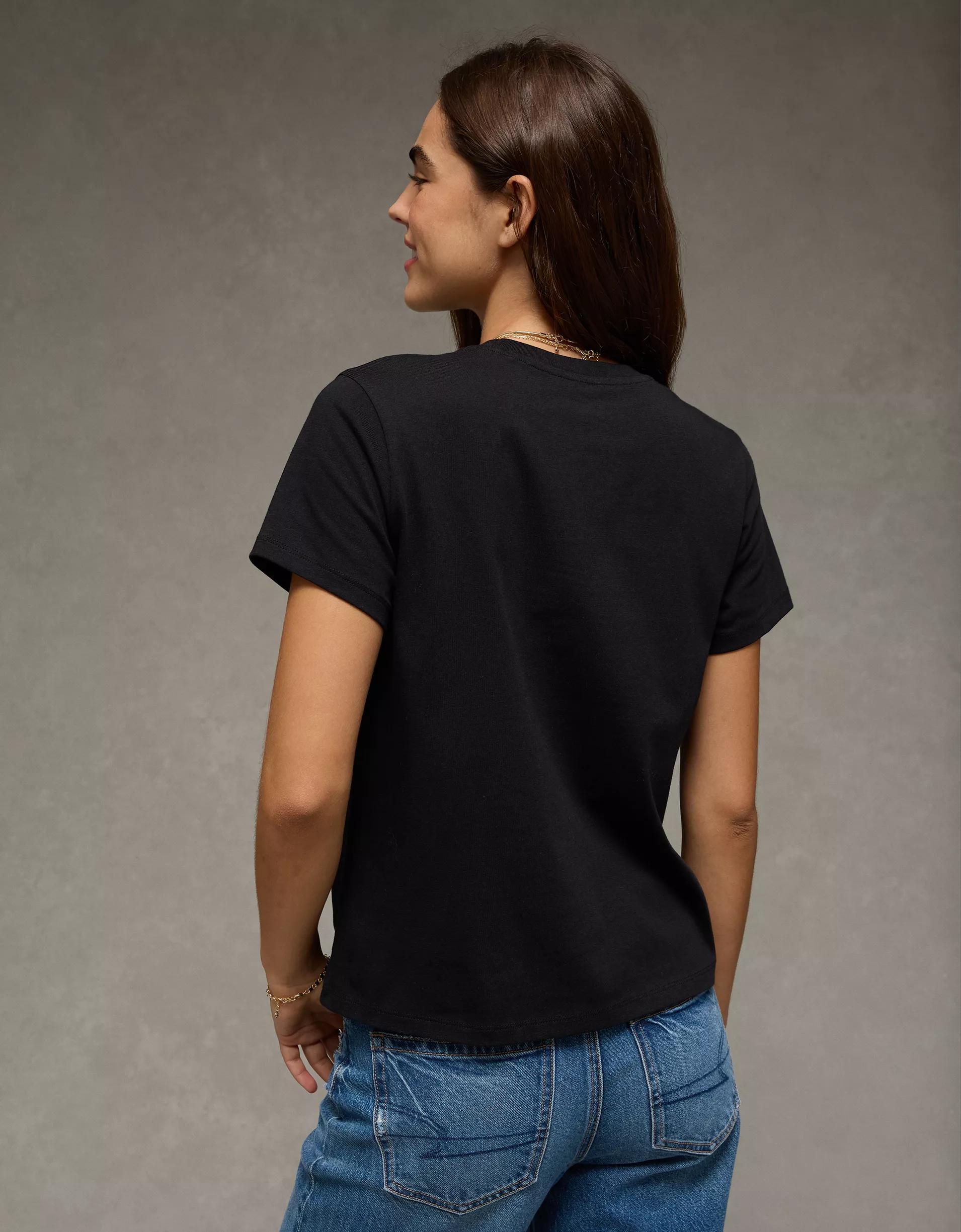 AE Short Sleeve Classic T-Shirt Product Image