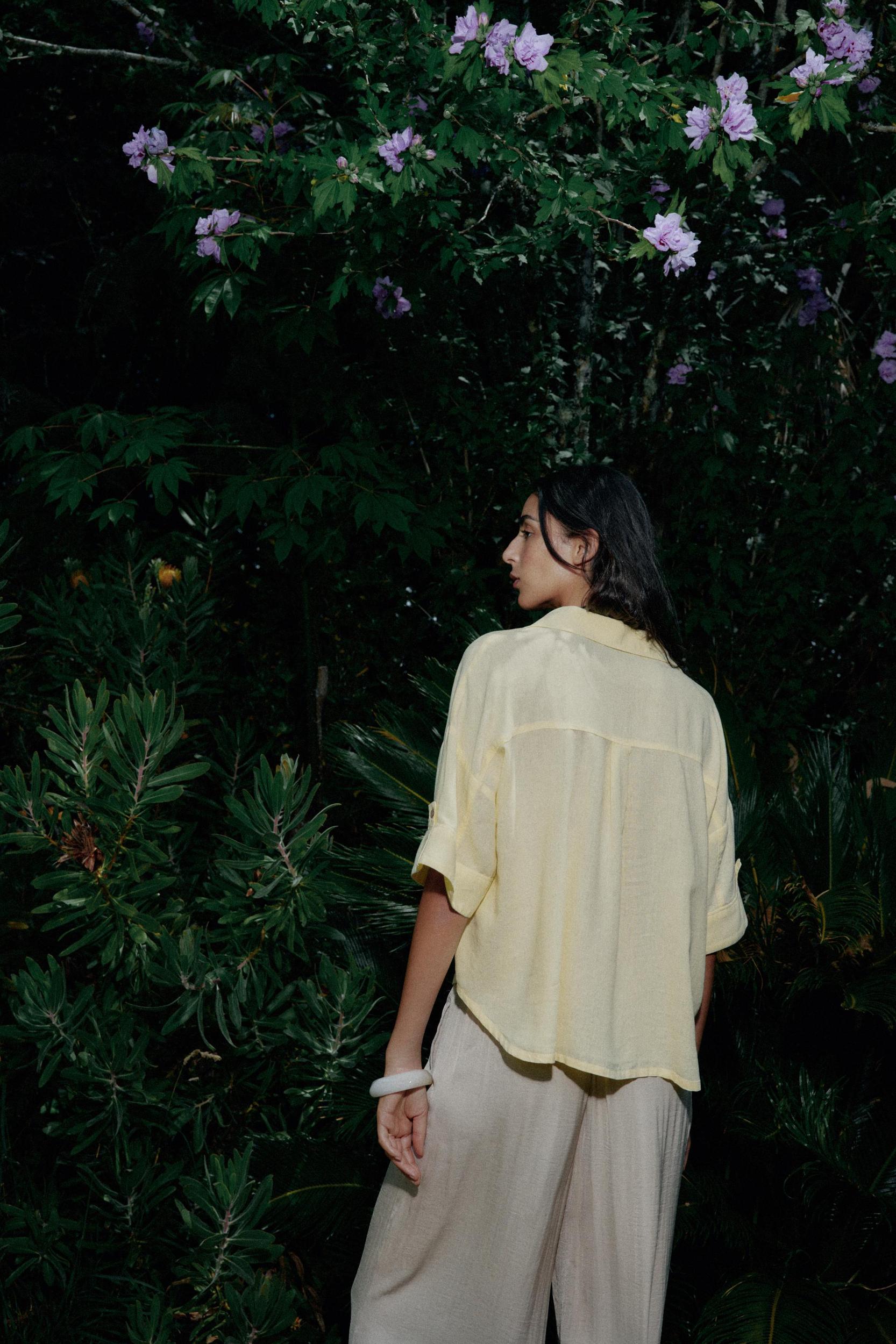 LINEN BLEND CROPPED SHIRT Product Image