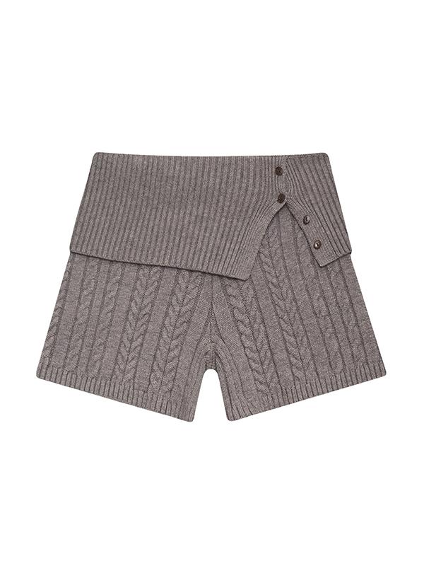 Knitted Button Slit Shorts Product Image