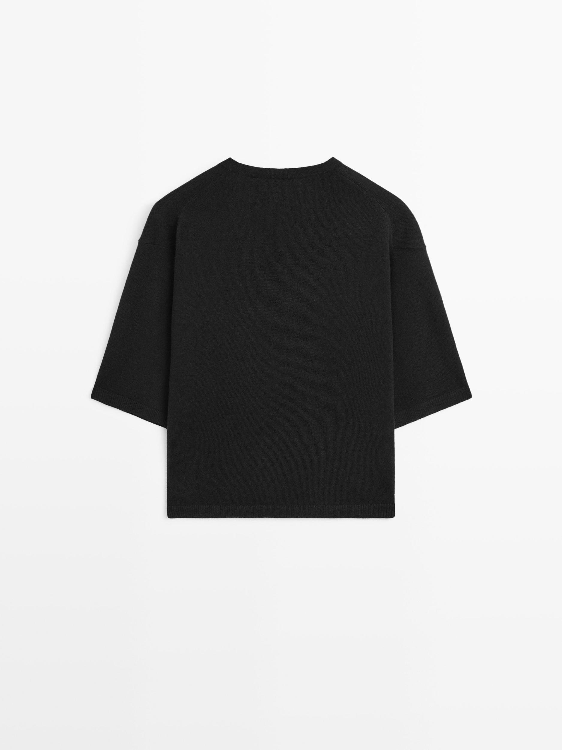 Wool blend V-neck sweater Product Image