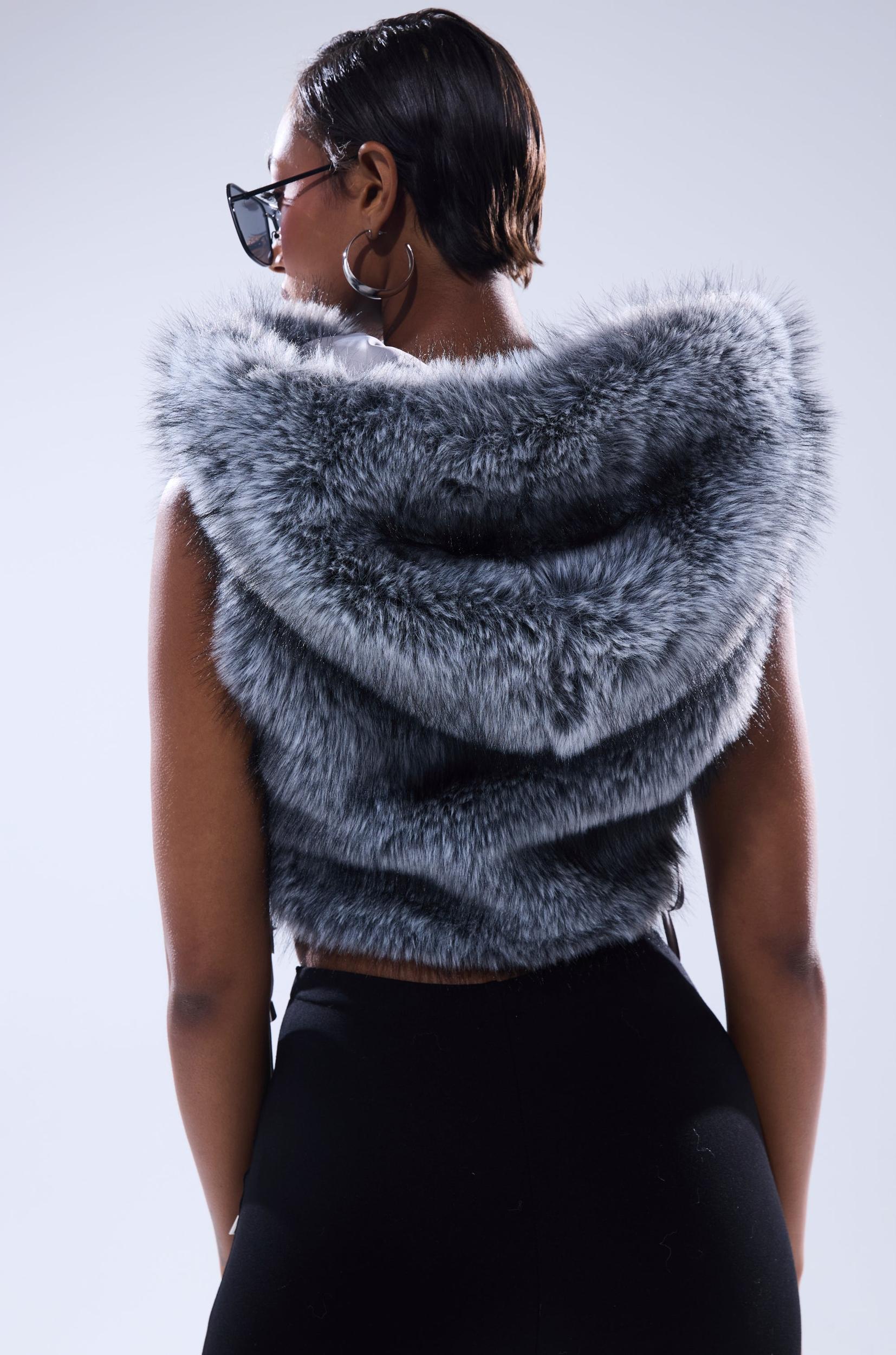 TOUCH ME FUR TOP Product Image