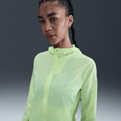 Nike Womens Swift Repel Packable Running Jacket | HQ0650-010 Product Image
