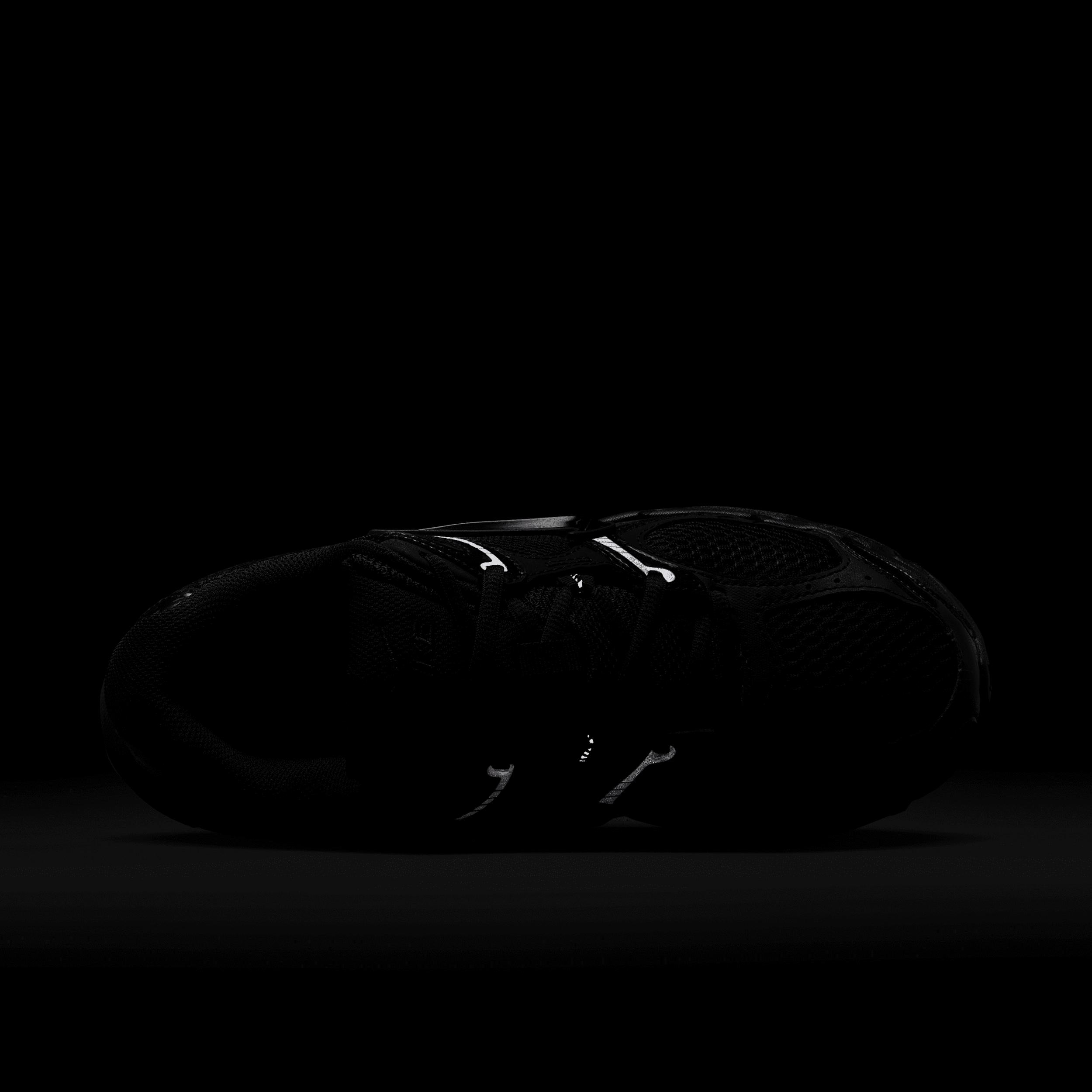 Nike Womens V5 RNR Shoes with Reflective Accents | HQ7901-001 Product Image