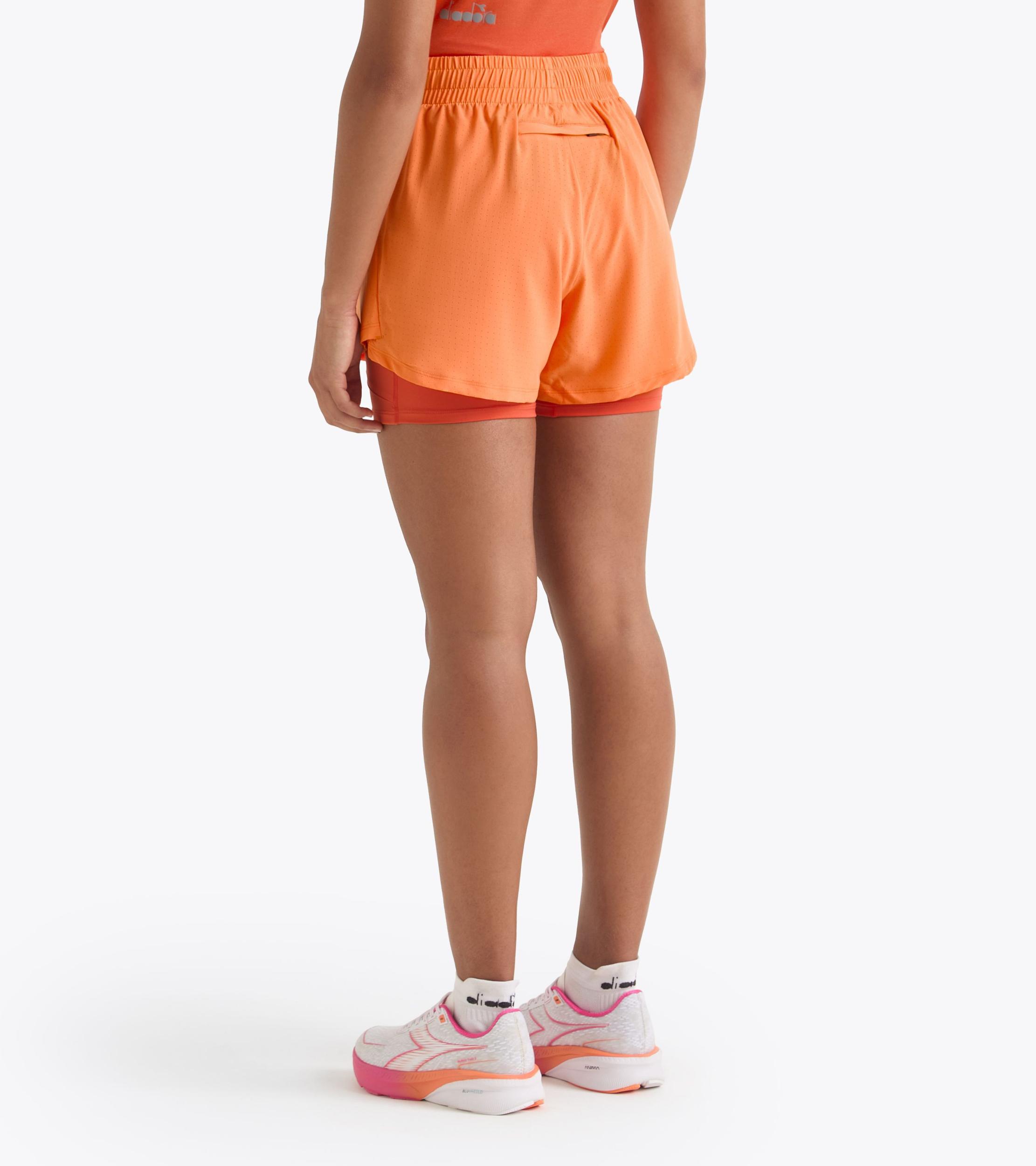 L. SHORTS 2IN1 5 RUN CREW Product Image