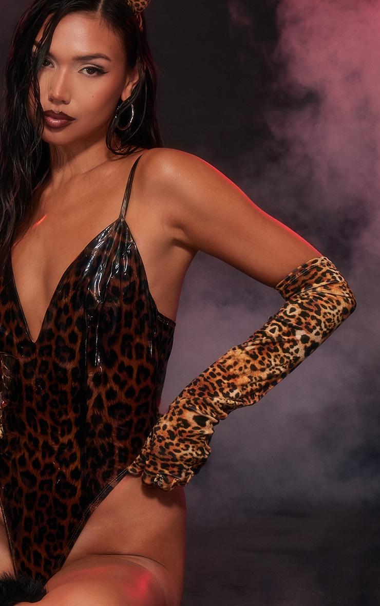 Leopard Print Velour Gloves Product Image