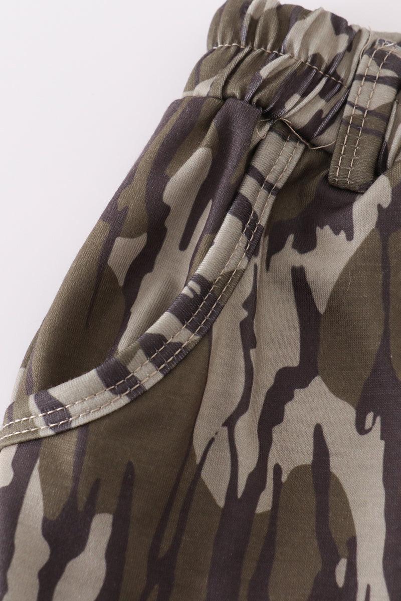 Camouflage print shorts Product Image