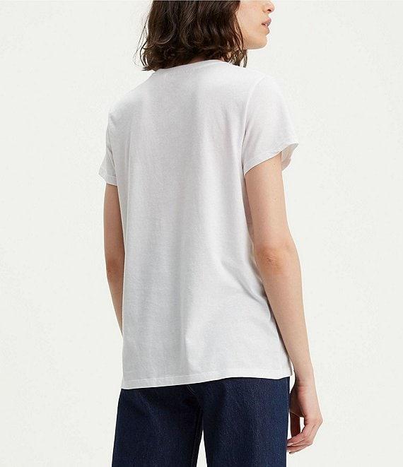 Levi's® Short Sleeve Batwing Graphic Logo T-Shirt Product Image
