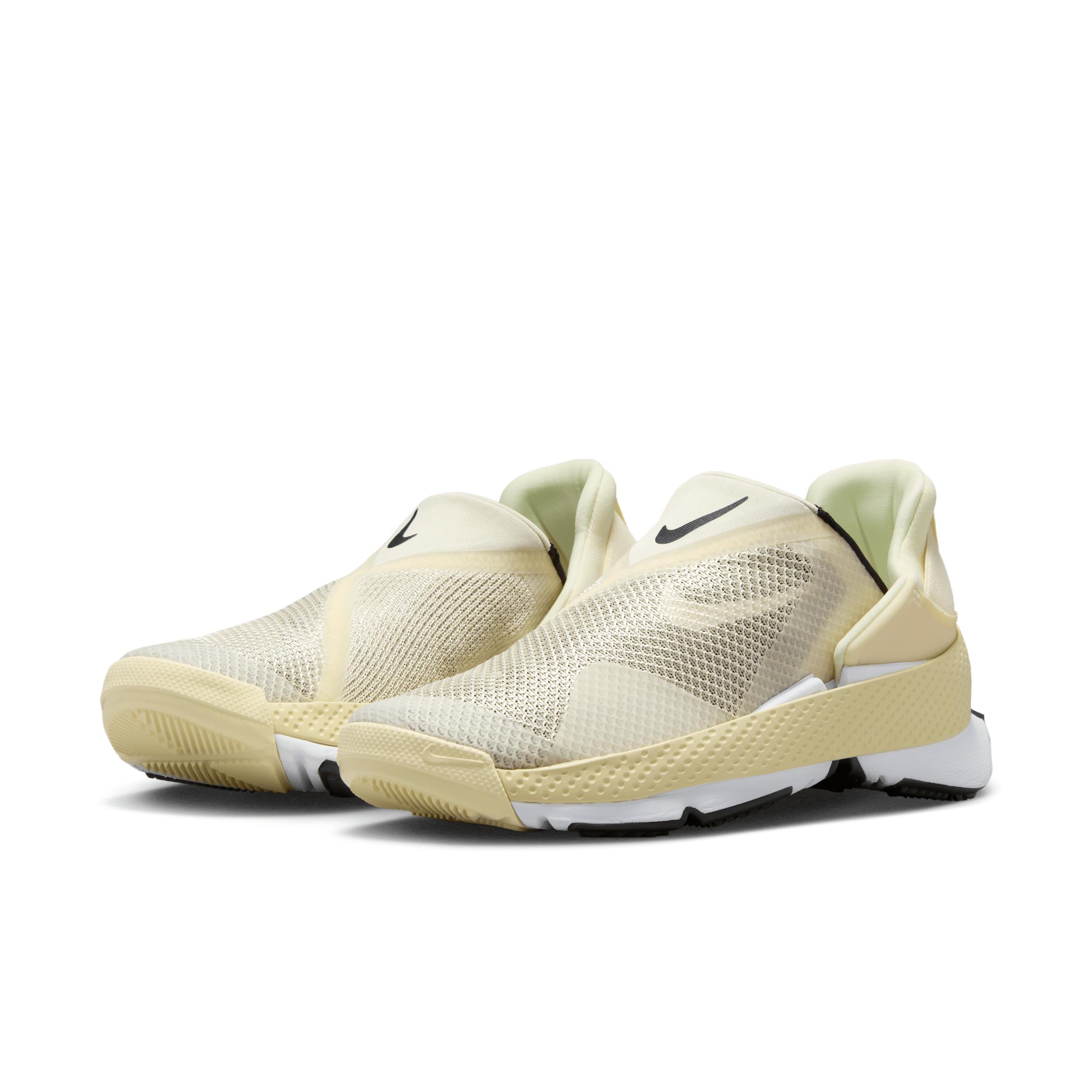 Nike Womens Go FlyEase Easy On/Off Shoes | DR5540-700 Product Image