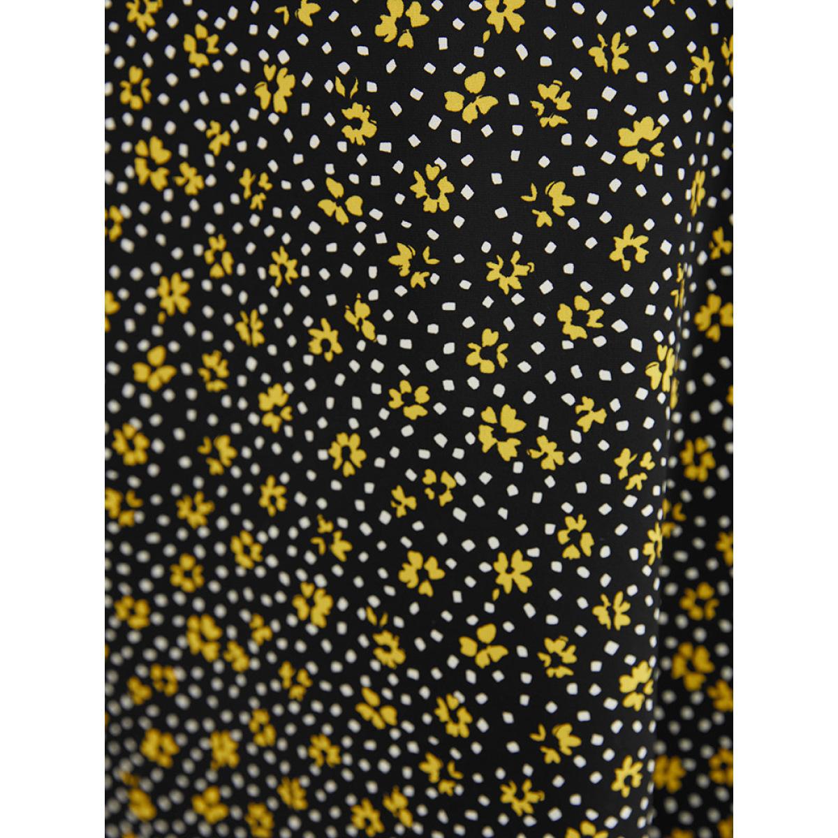 Plus Size BlackFlower Ditsy Floral Lace Raglan Sleeve Blouse Women Elegant Short sleeve V-neck Dailywear Blouses BloomChic 12/L Product Image