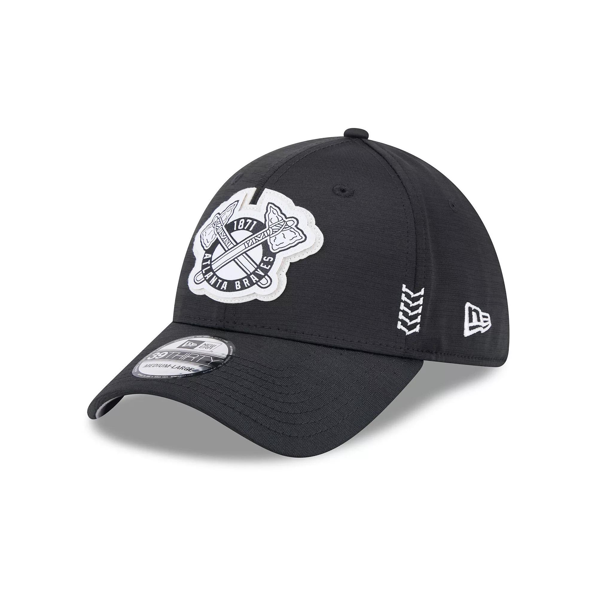 Men's New Era Black Atlanta Braves 2024 Clubhouse 39THIRTY Flex Fit Hat,  Product Image
