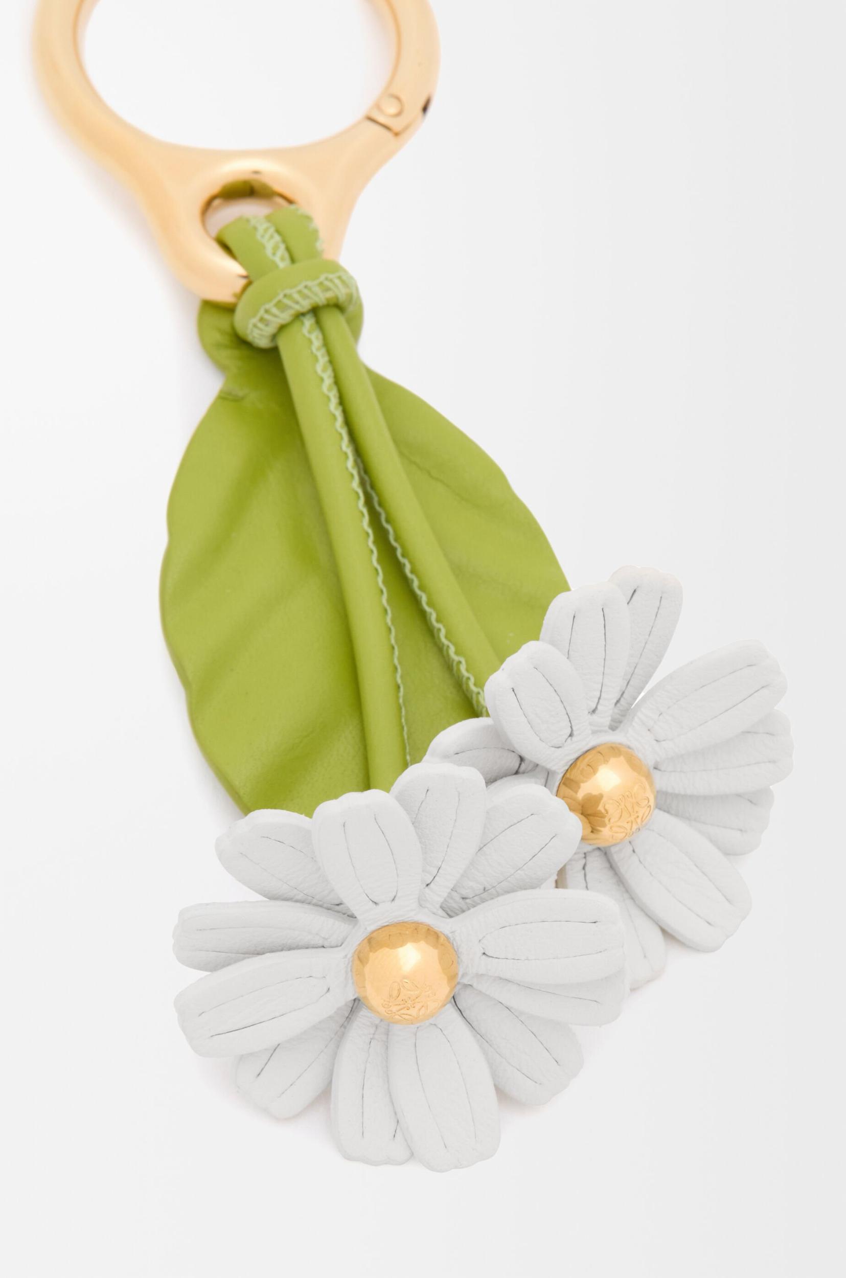 Chamomille flower charm in classic calfskin Product Image