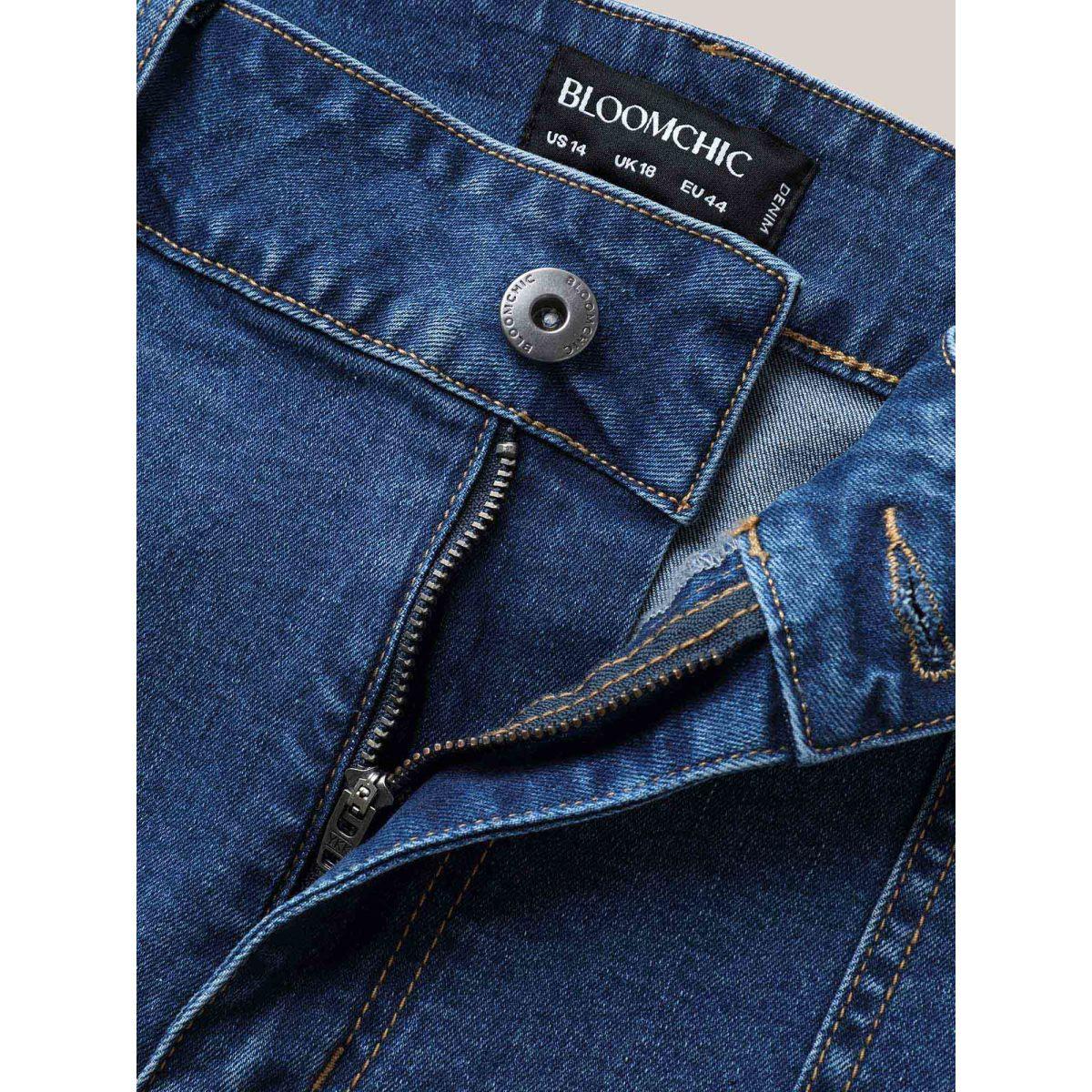 Plus Size Faded Straight-Leg Denim Shorts Women Midblue Medium stretch Casual Slanted pocket At the Office Denim Shorts BloomChic 30/6X Product Image