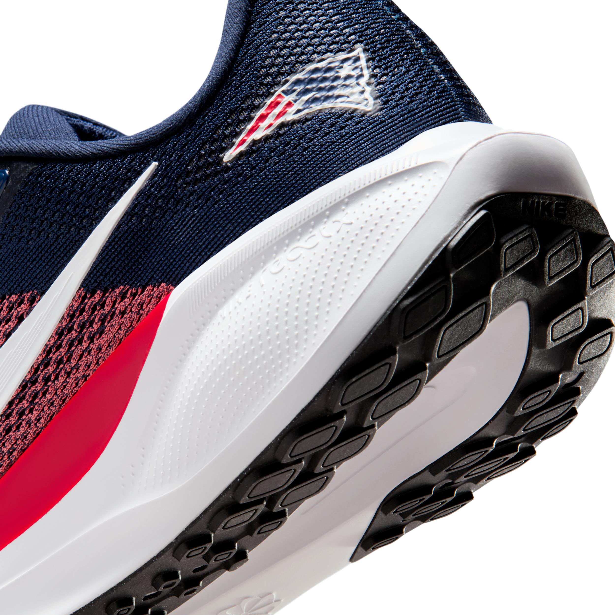 New England Patriots Pegasus 41 Nike Men's NFL Road Running Shoes Product Image