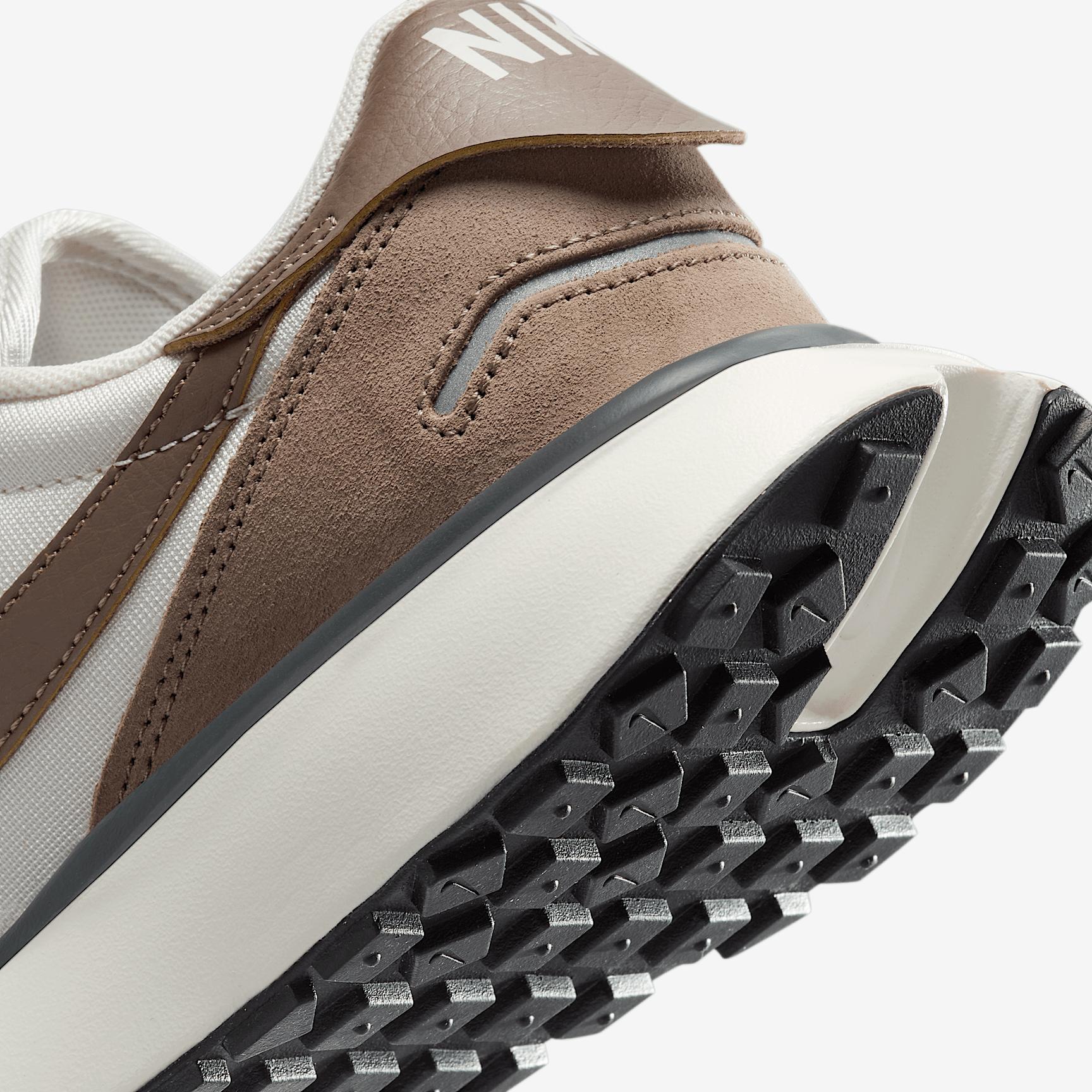 Nike Women's Phoenix Waffle Shoes Product Image