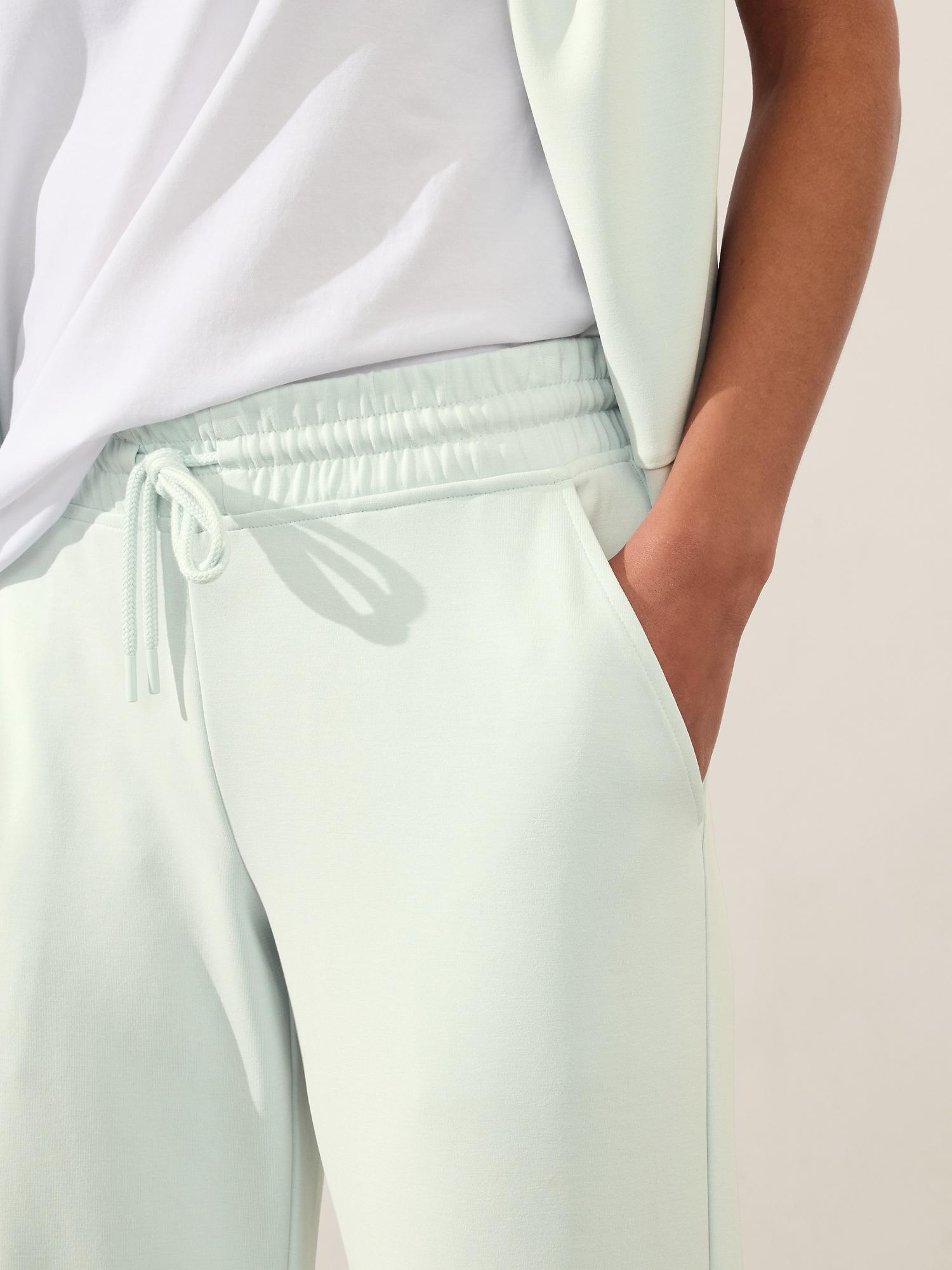 Seasoft Mid Rise Straight Pant Product Image