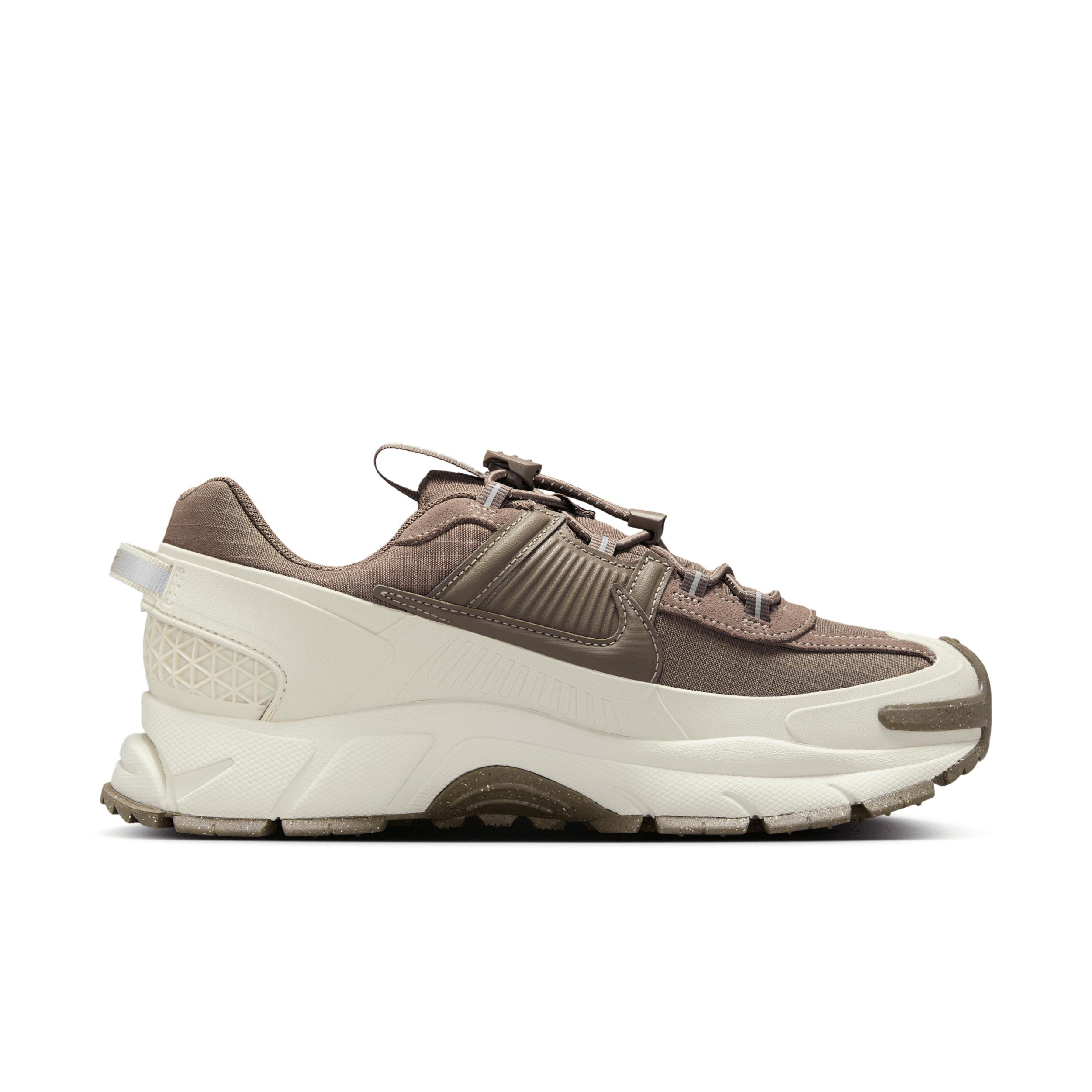 Womens Nike Zoom Vomero Roam Casual Shoes Product Image